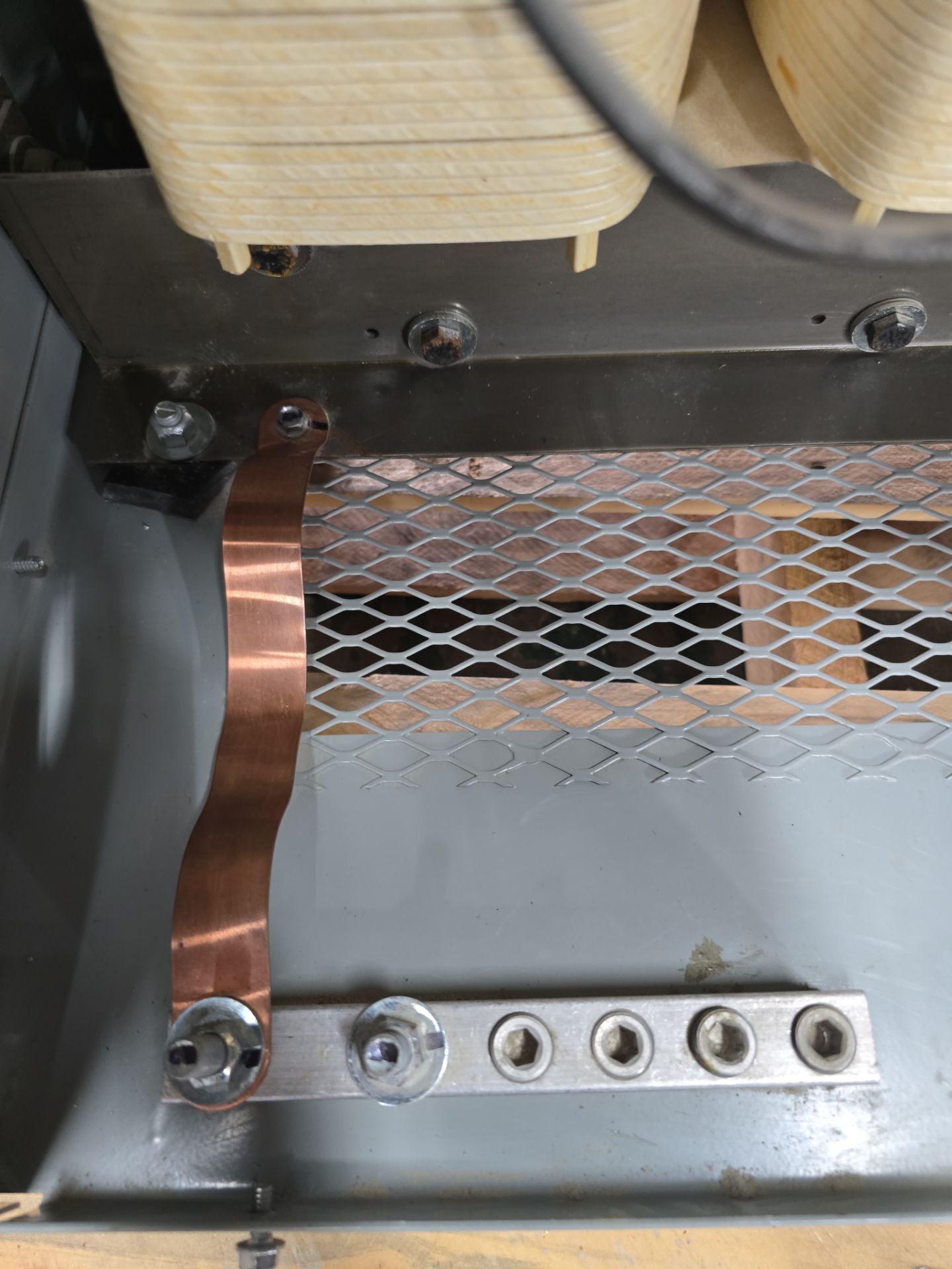 30kVA Eaton V48M28T3016 Transformer 3PH Pri 480V Sec 208/120V Indoor T272 G01S02 Used