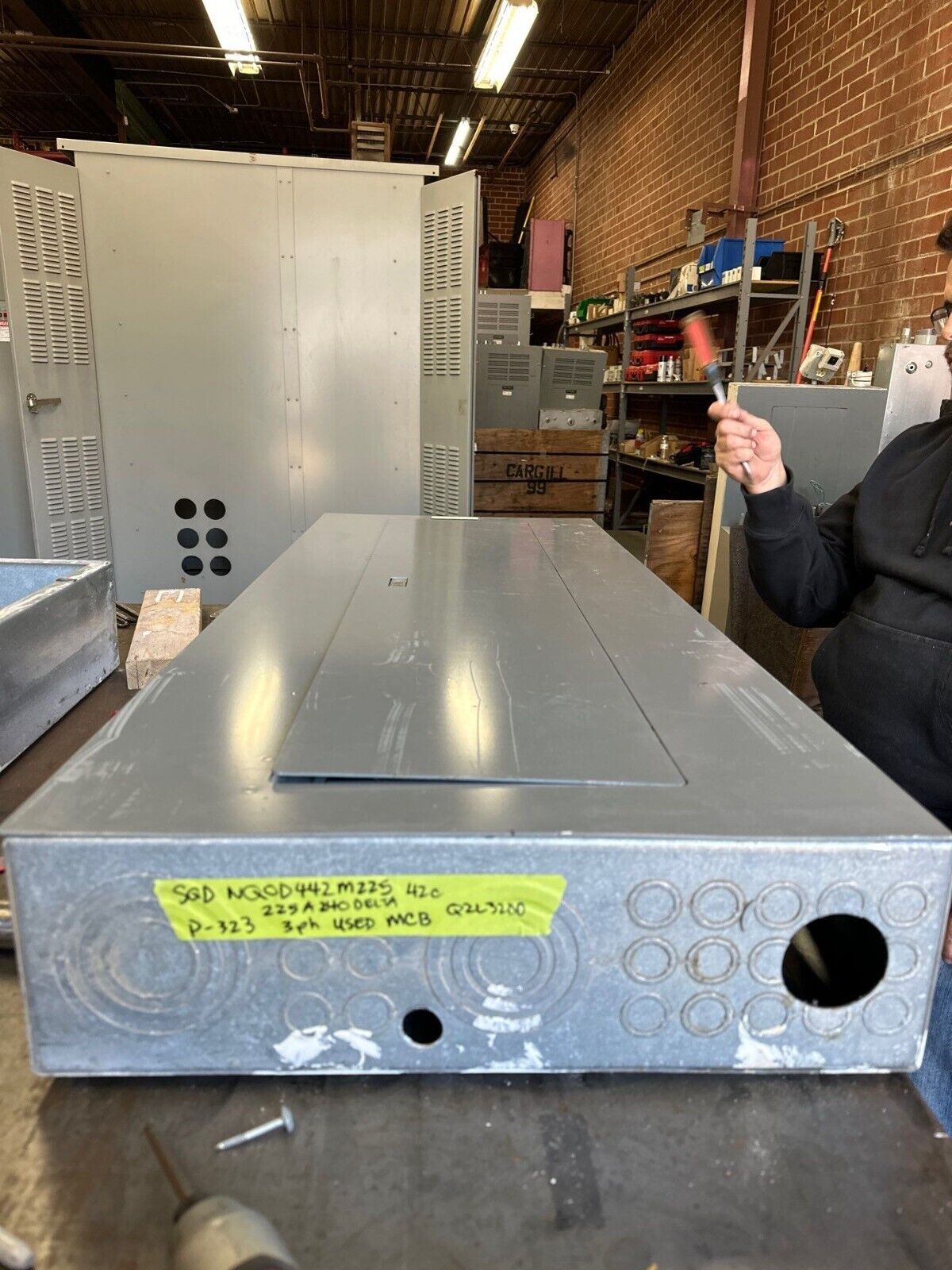 Square D NQOD Panelboard 225A 208Y/120V 3PH 42Cir 4W Indoor Encl MCB Q2L3200 P323 Used