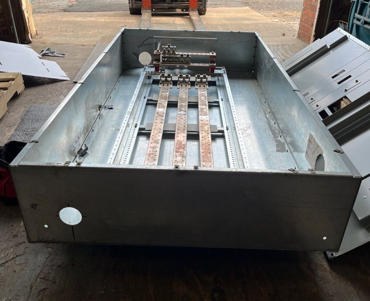 Eaton PRL4B Panelboard 600A 480Y/277V 3PH 4W MLO PRL4 Indoor BX3673 600 Amp P664 Used