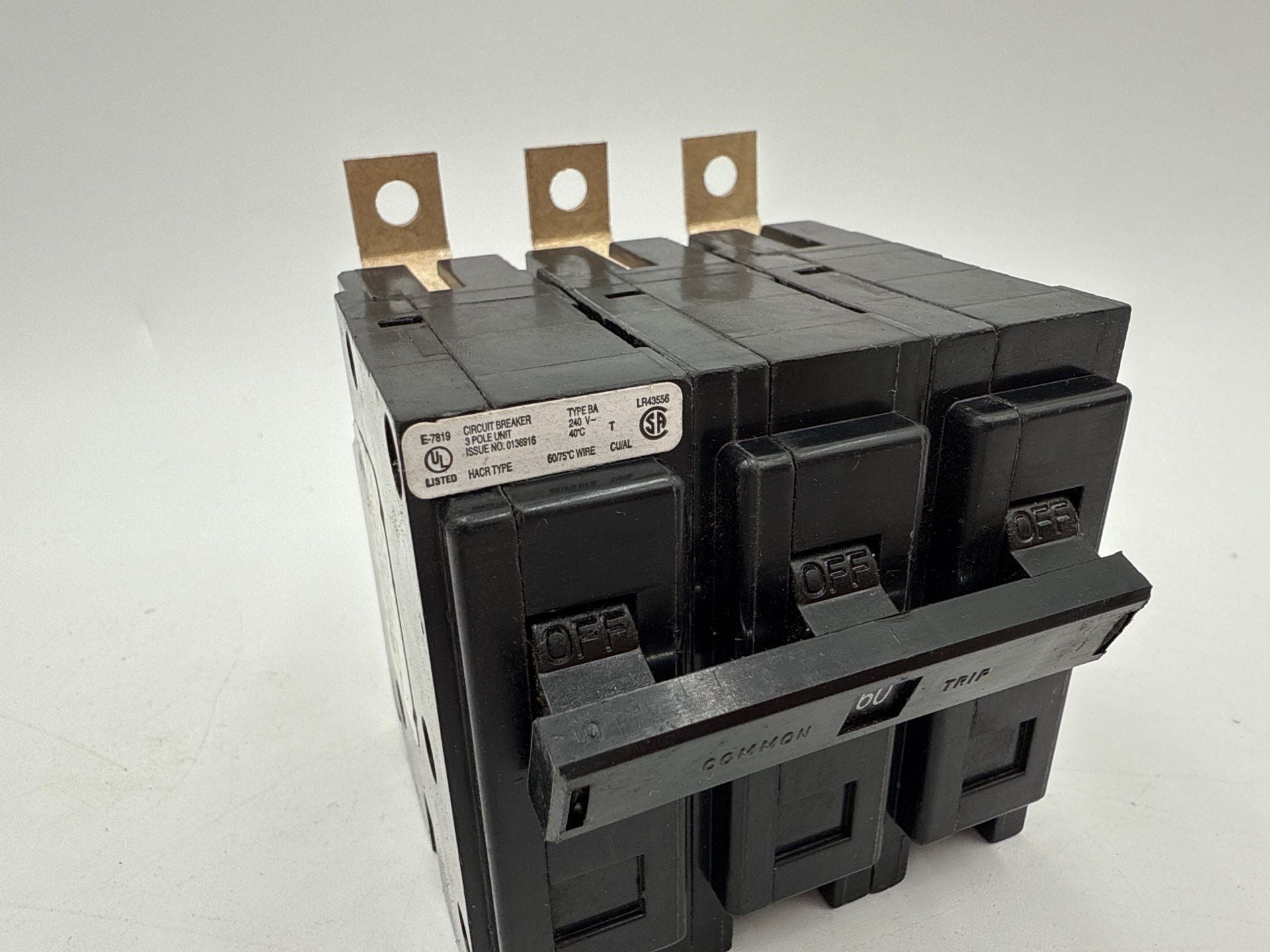 Eaton BAB3060H Circuit Breaker 60A 3P 240V BAB 60 Amp 3 Pole Bolt On 3PH BA360 Used