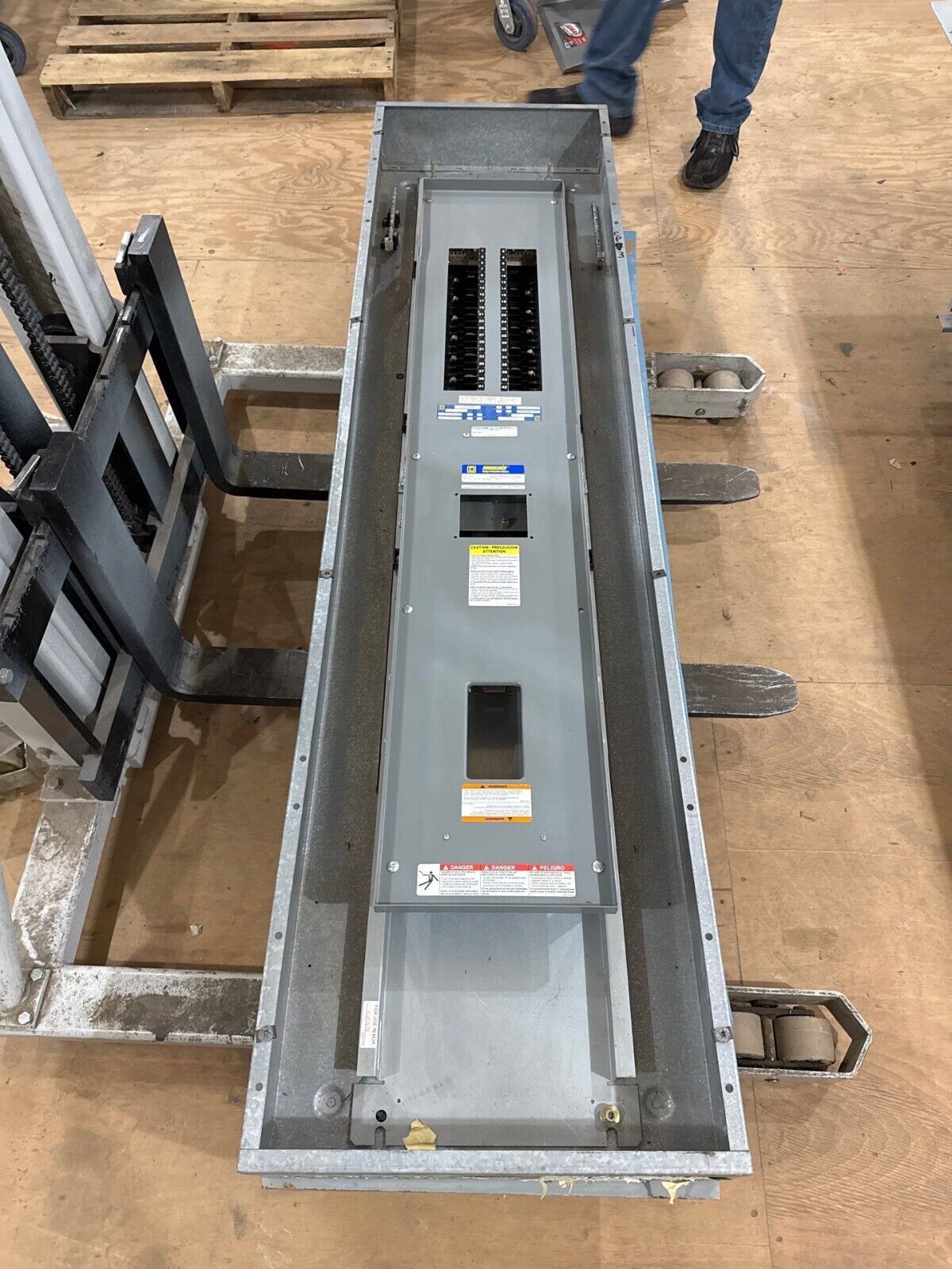 Square D NQOD Panelboard 250A 400A 208/120V 3PH 4W 42 Circuit MCB Indoor Encl P302 Used