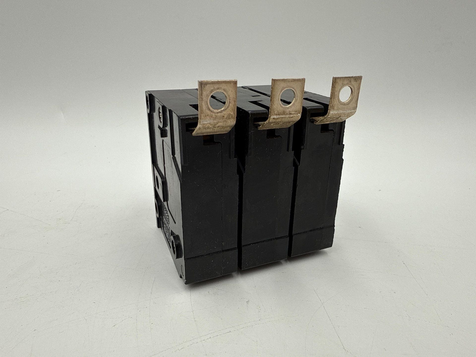 Eaton BAB3050H Circuit Breaker 50A 3P 240V BAB 50 Amp 3 Pole Bolt On 3PH BA350 Used