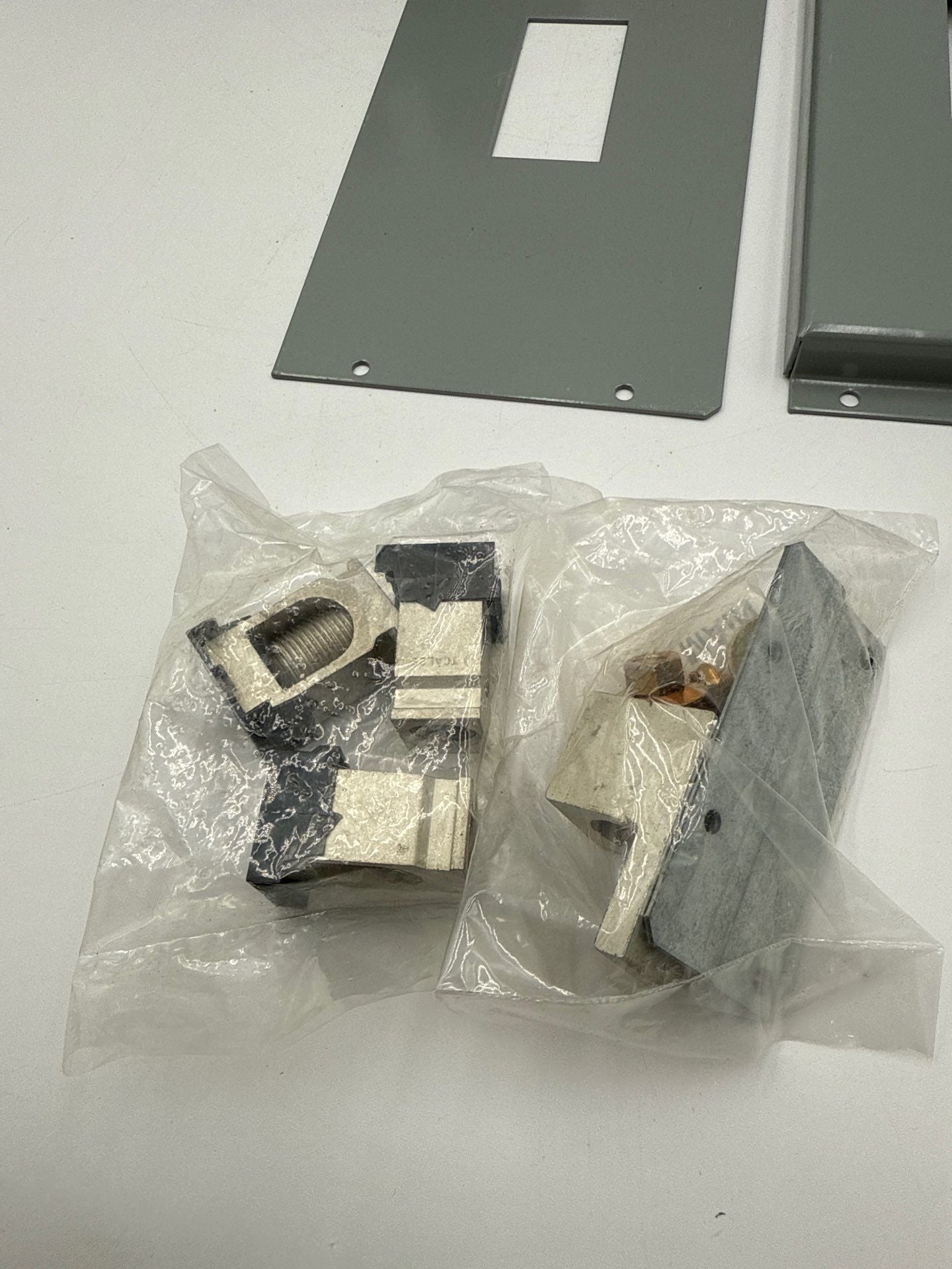 GE MB233WB Sub Feed Kit SF250 225A 3P with SFHA Breaker 225 Amp New