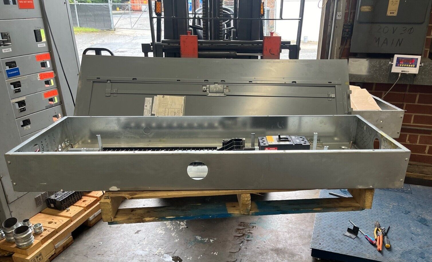 Square D NQOD Panelboard 225A 208/120V 3PH 4W Indoor Encl 42 Cir KCL34225 MCB P571 Used