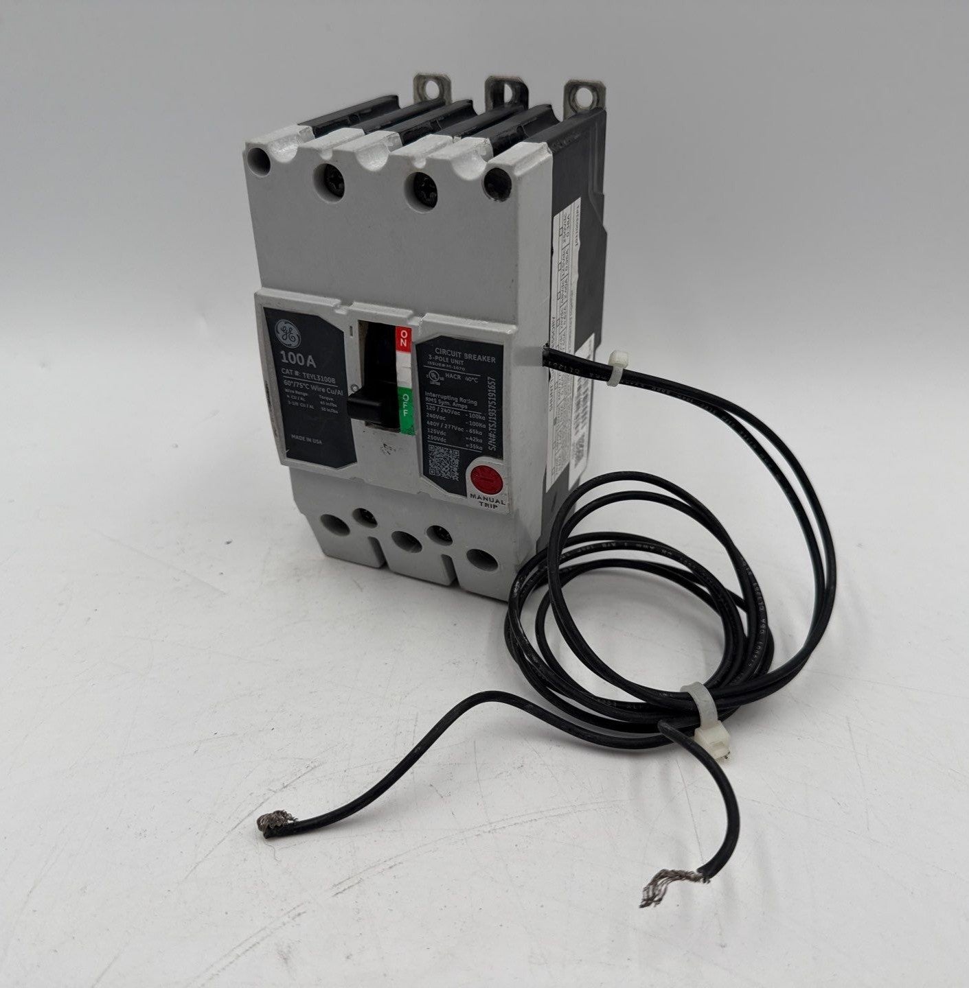 GE TEYL3100B Circuit Breaker 100A 3P 480/277V Shunt Trip TEYL 100 Amp 3 Pole Bolt On Used