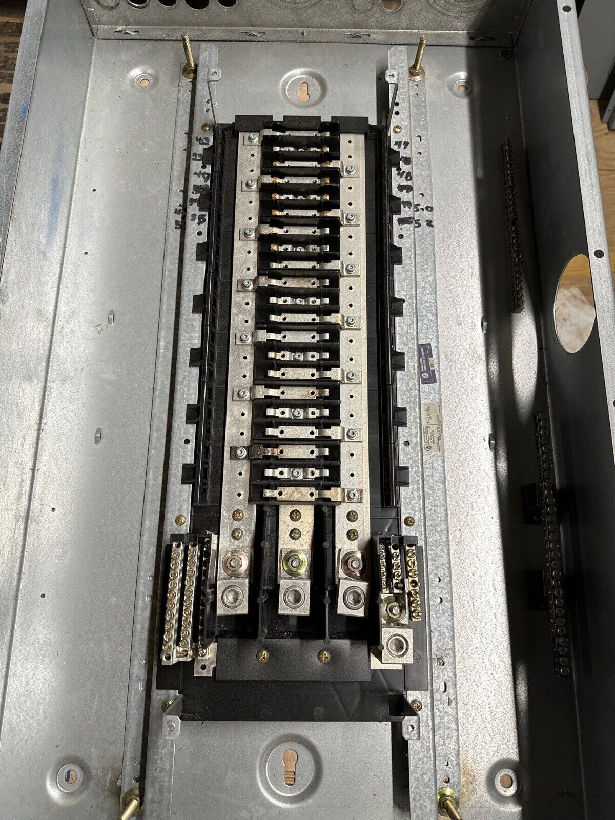 Sq D NQOD442L225 Panelboard 225A 208Y/120V 4W 3P Main Lug Panel MLO 42 Circuit P298 Used