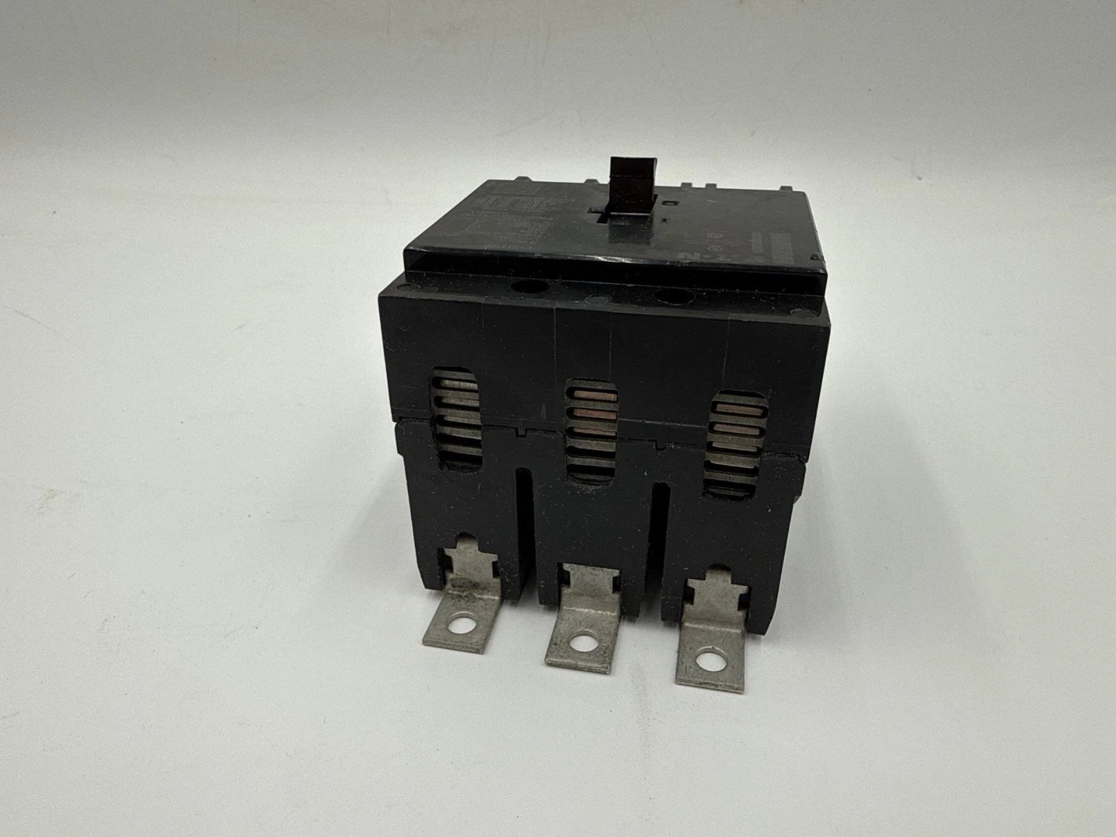 Eaton GHB3100 Circuit Breaker Bolt On 100A 277/480V 3P 14kA 100 Amp 3 Pole NEW Used