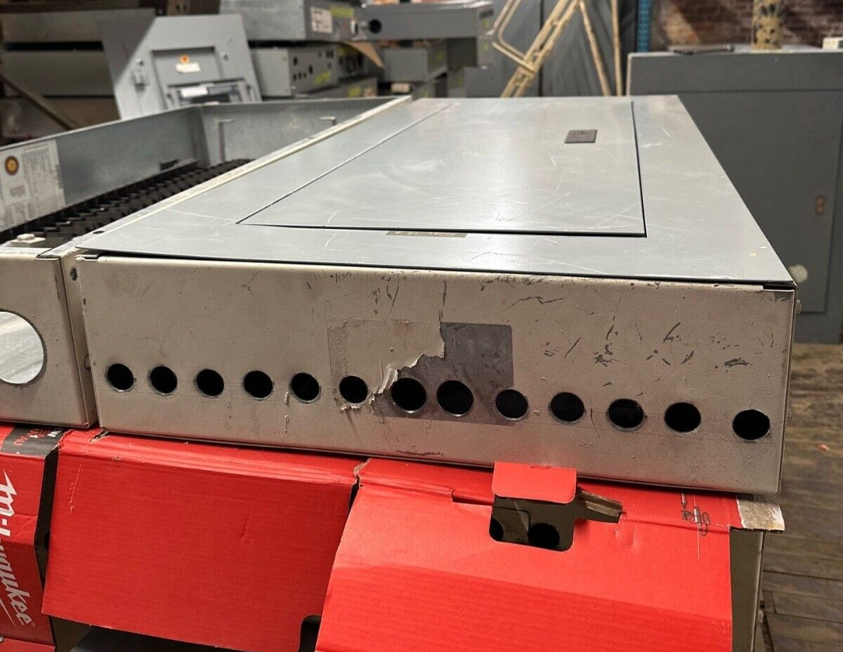 Siemens S1C42ML250ATS S1 Panelboard 250A 208/120V 3PH 4W Indoor Encl 42 Cir MLO P069 Used