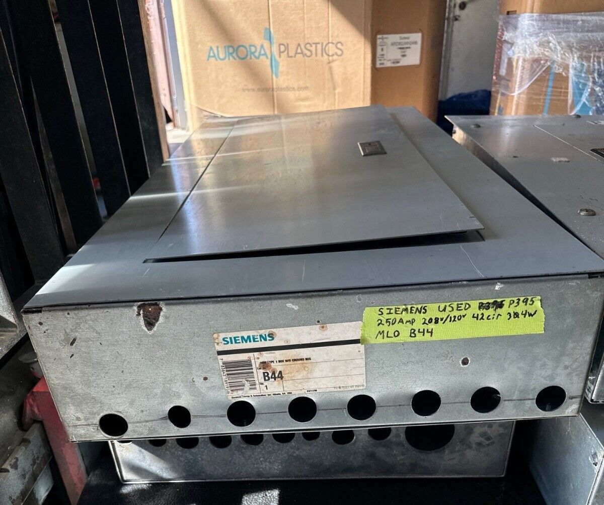 Siemens S1 Panelboard 250A 208Y/120V 3PH 4W 42 Circuit Indoor Encl 250 Amp Max P395 Used