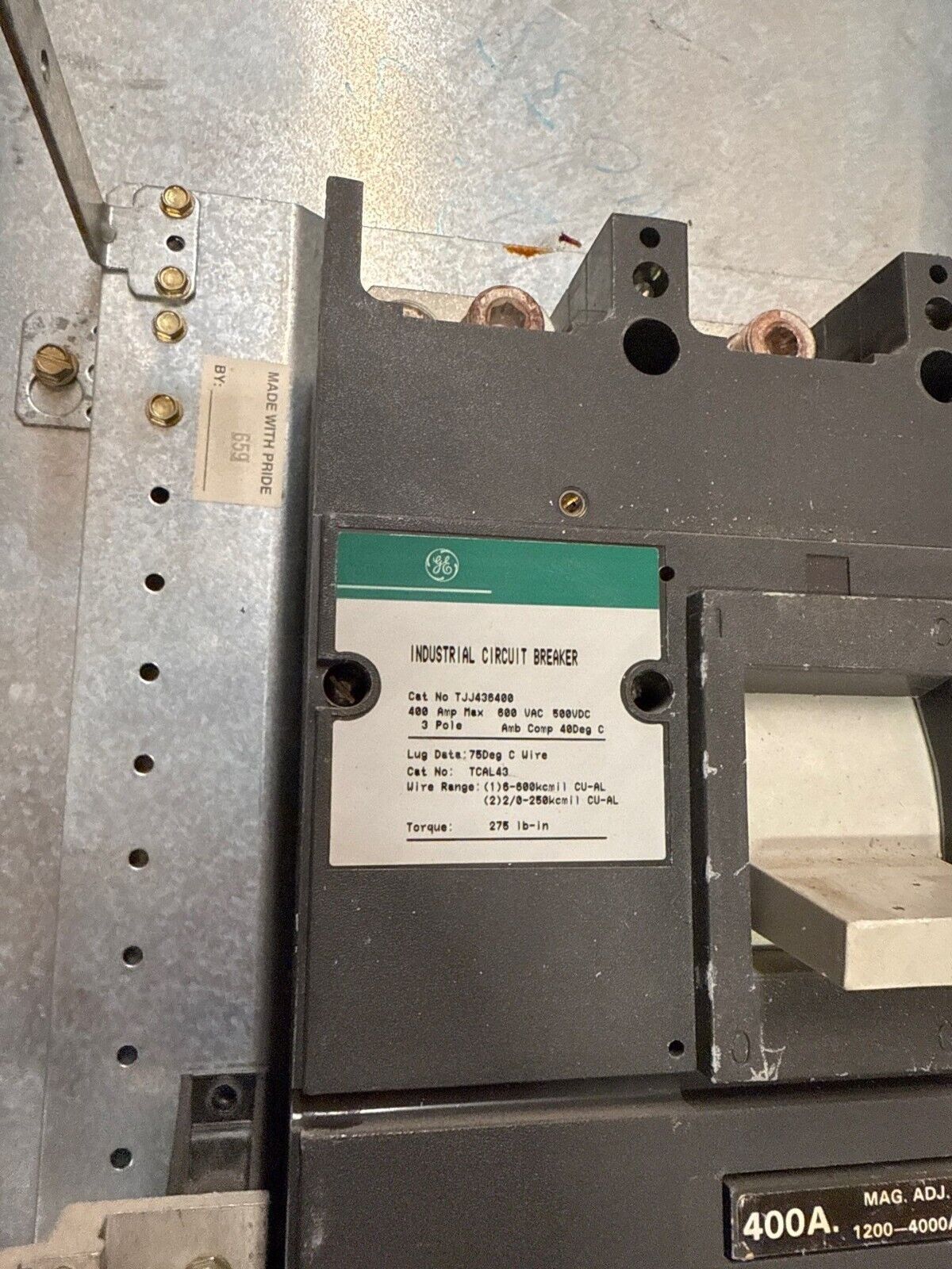 GE AEF3424BT Panelboard 400A 480/277V 3PH 4W Indoor Encl 42 Cir TJJ436400 MCB P021 Used