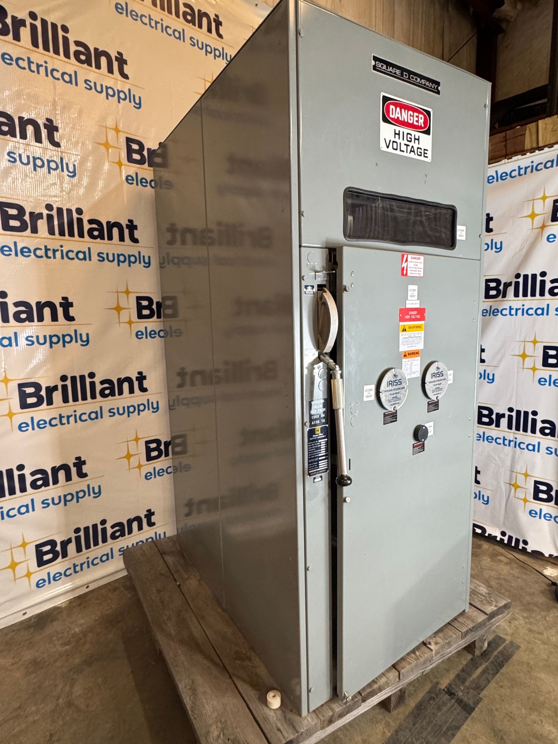 Square D 15kV 600A Power Zone Fusible Load Interrupter Switch 600 Amp HVL Used