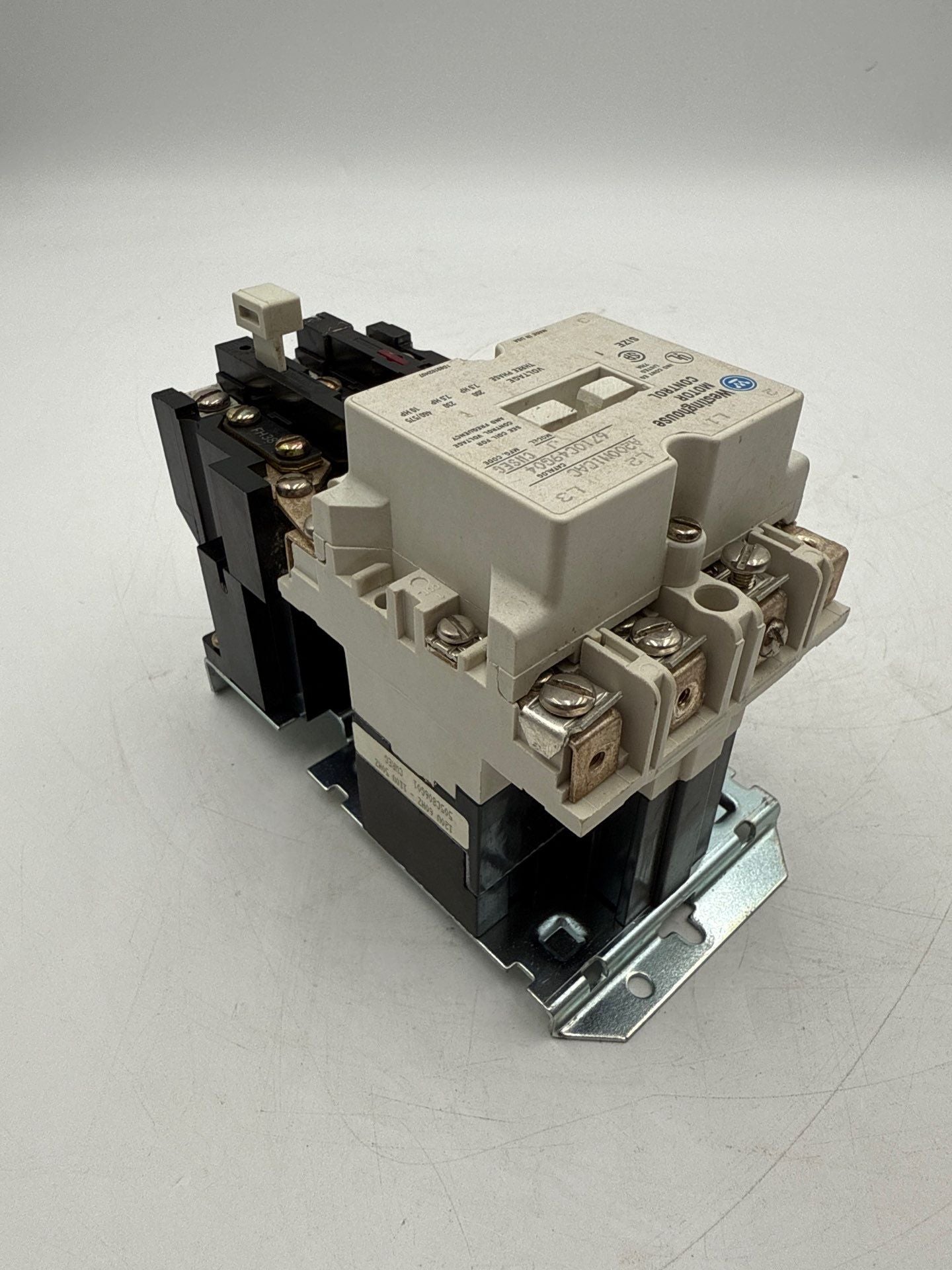 Westinghouse A200M1CAC Starter Size 1 27A 3P 600V Coil 110/120V Used