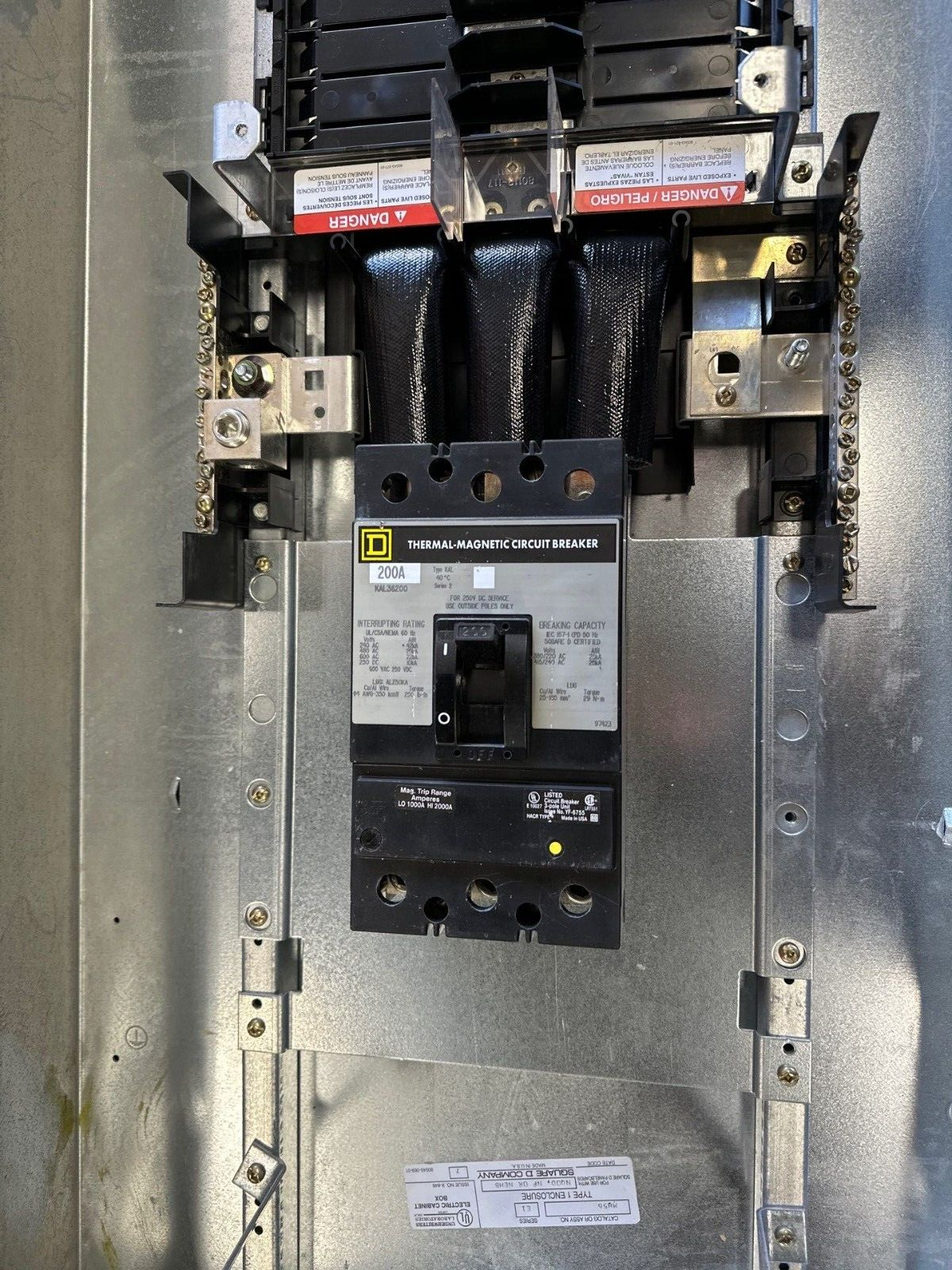 Square D NF Panelboard 250A 600V 3PH 3W 42 Circuit Indoor Encl MCB KAL36200 Main P004 Used