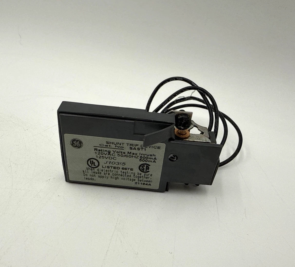 GE SAST1 Shunt Trip Device 120VAC 50/60Hz 500mA for Spectra Breaker Used