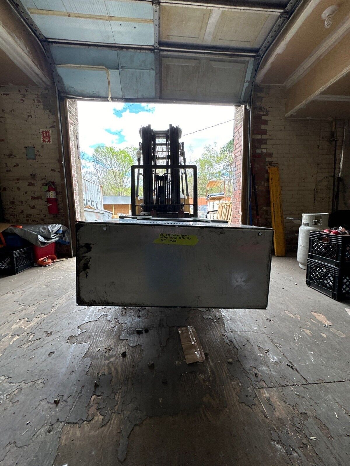 GE APNB Bolt On Style Panelboard 600A 208/120V 3PH 4W Indoor Encl MLO Main Lug P502 Used