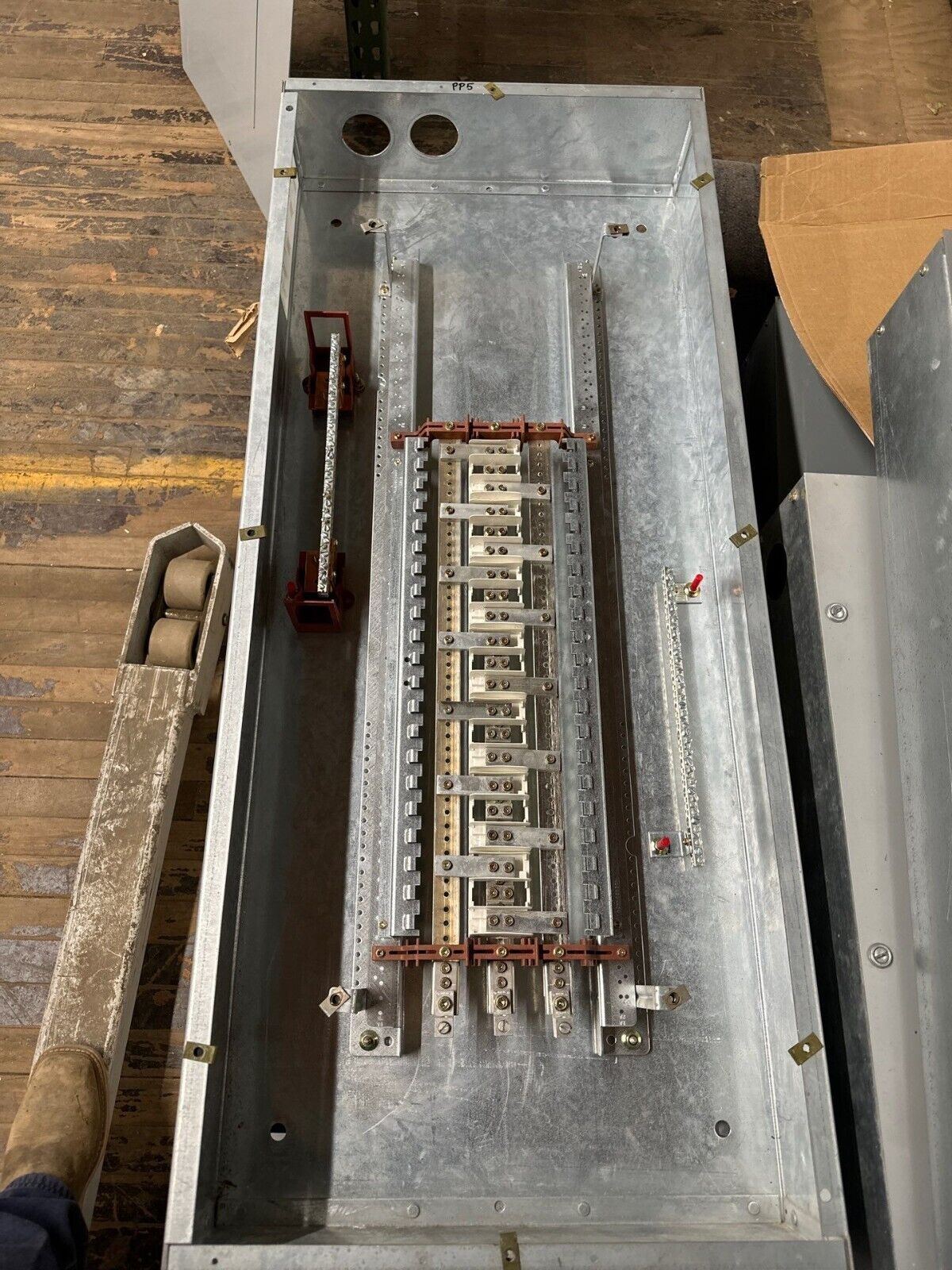 Cutler Hammer PRL1A Panelboard 100A 120/208V 3PH 4W Main Lug MLO 42 Cir 100 Amp P116 Used