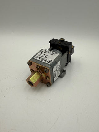 Square D 9012GNO5 Industrial Pressure Switch Class 9012 GNO-5 3-150PSIG New