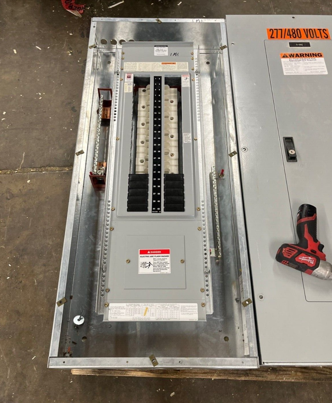 CH PRL2A Panelboard 225A 277/480V 4W 3PH Indoor Encl MLO YS2048 42 Circuit P593 Used