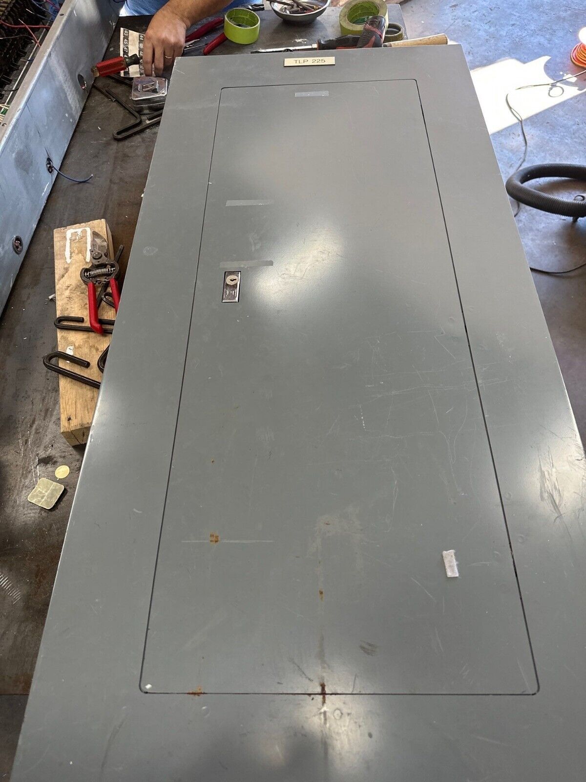 Square D NF Panelboard 250A 600Y/347V 3PH 4W Main Lug 42 Circuit MLO Indoor Encl P341 Used