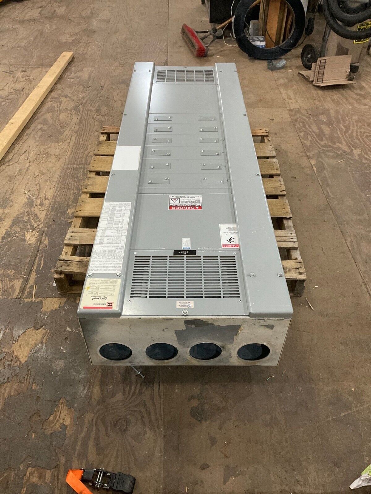 Cutler Hammer PRL4B Panelboard 800A 480/277V 3PH 4W MLO Indoor BX2473 800 Amp P667 Used