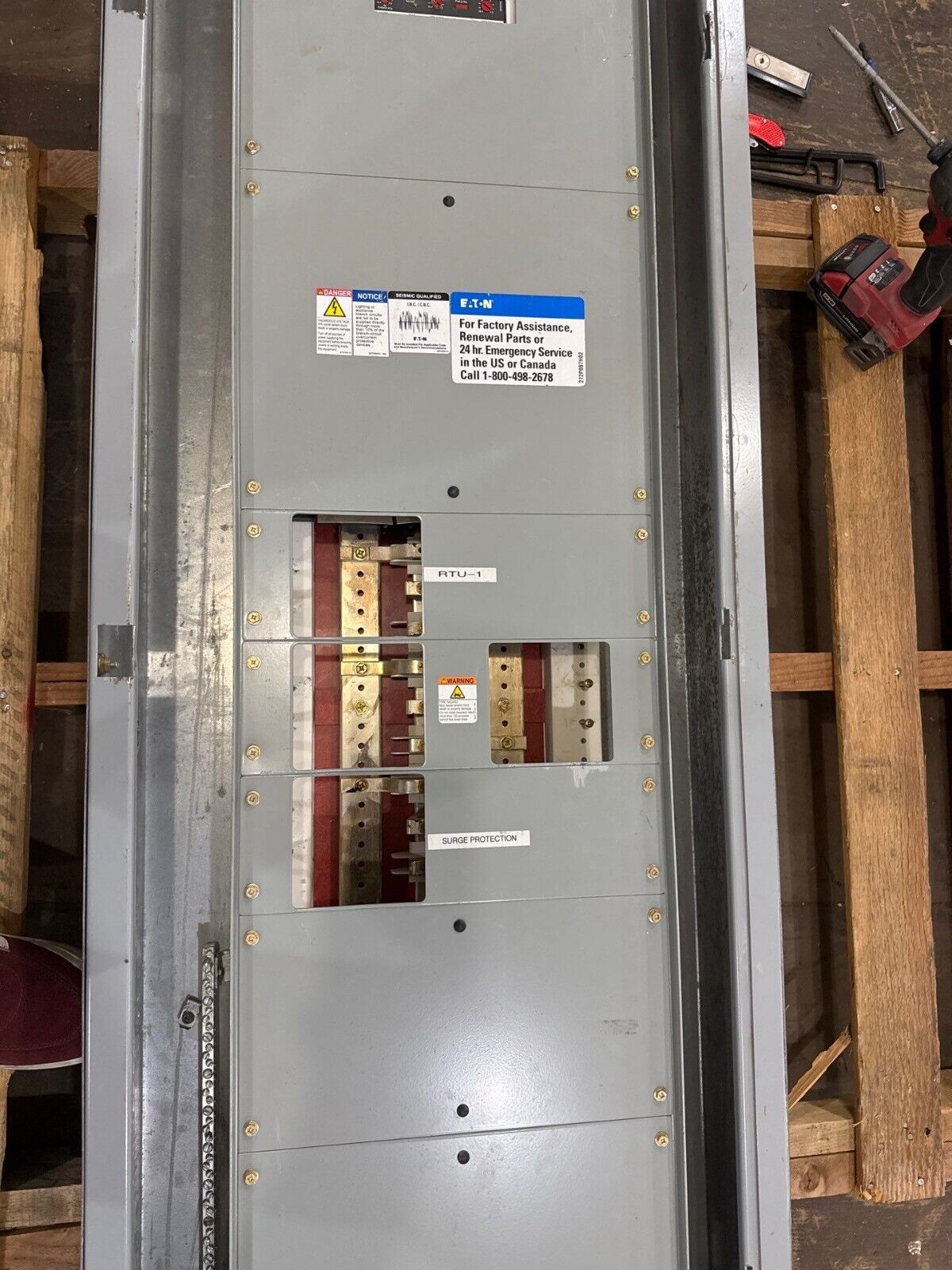 Eaton PRL3A Panelboard 400A 480/277V 3PH 4W 18 Cir Indoor Encl MCB HKD3400F P632 Used