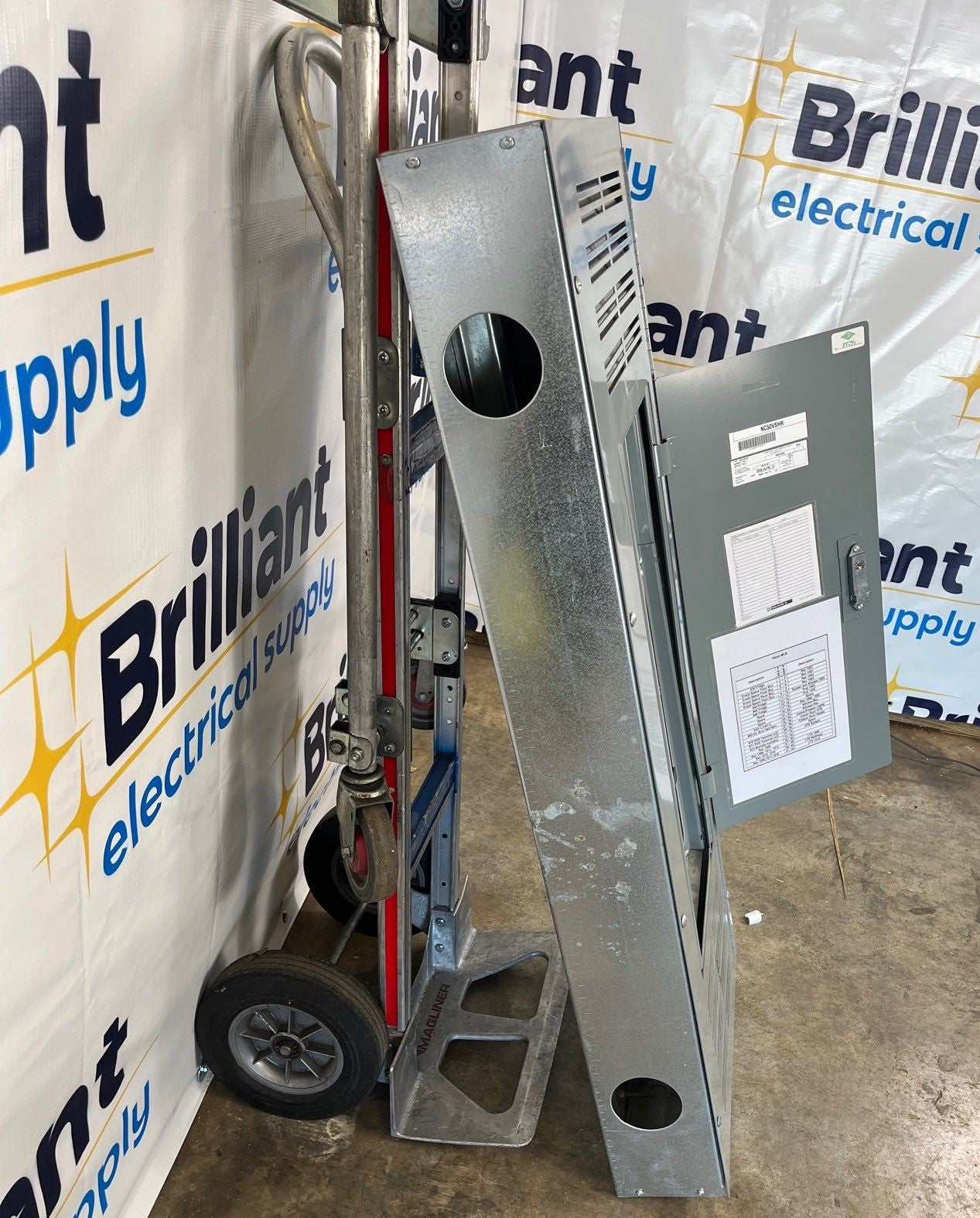 Square D NQ Panelboard 400A 208/120V 3PH 4W MLO 42 Circuit Indoor Encl MH50 Used