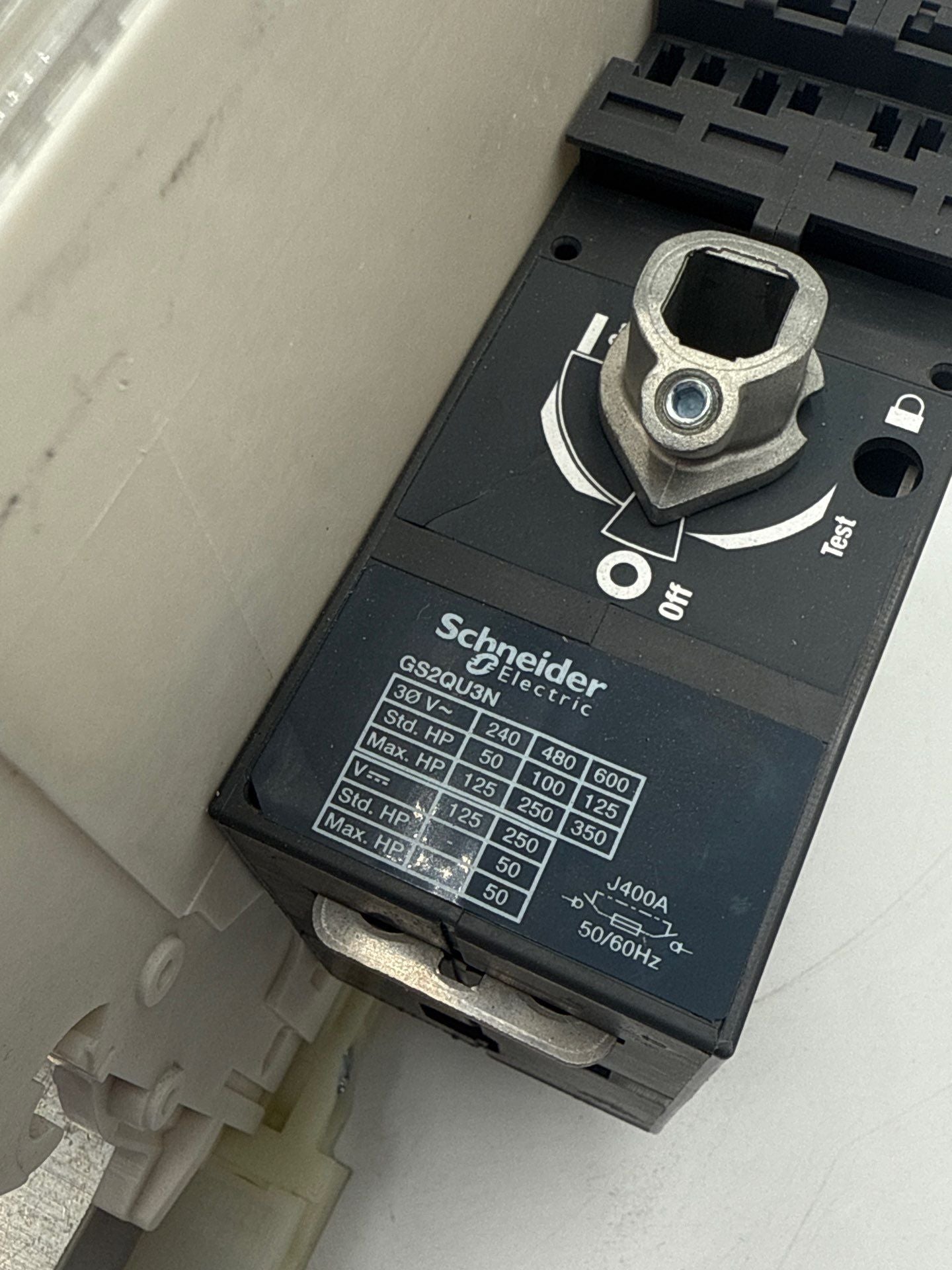 Schneider Electric GS2QU3N Disconnect Switch 400A 3P 600V Fusible 400 Amp 3 Pole New