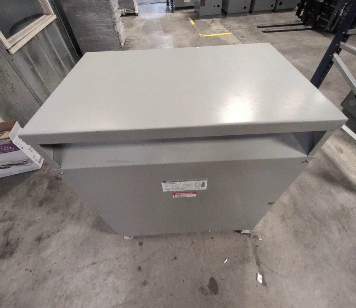 112.5KVA GE 9T23Q9565G03A Transformer Pri 480V Sec 208/120V 3PH Indoor Encl Used