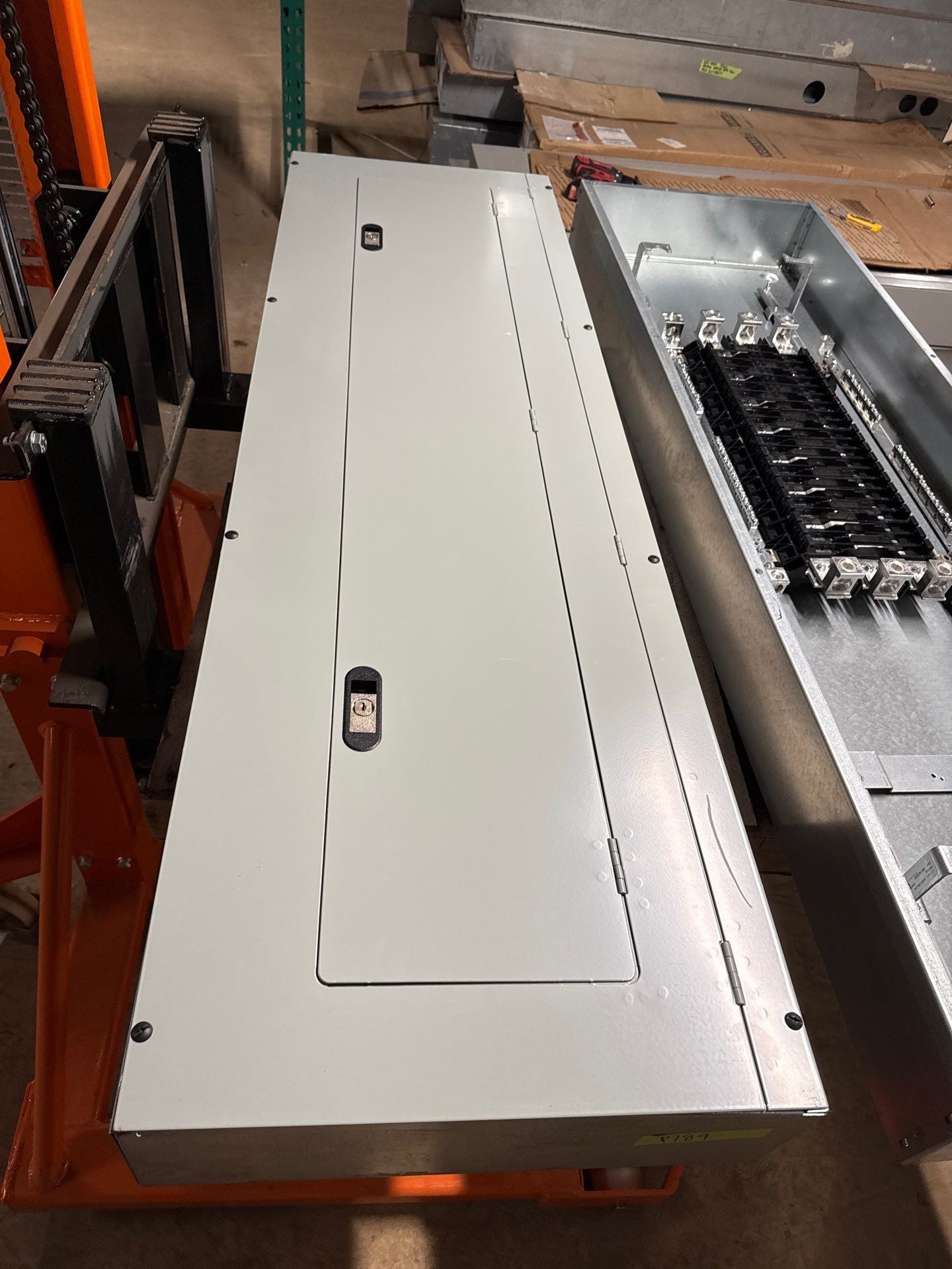 Siemens P1E42ML400ABST Panelboard 400A 480/277V 3PH 4W MLO Panel 400 Amp New