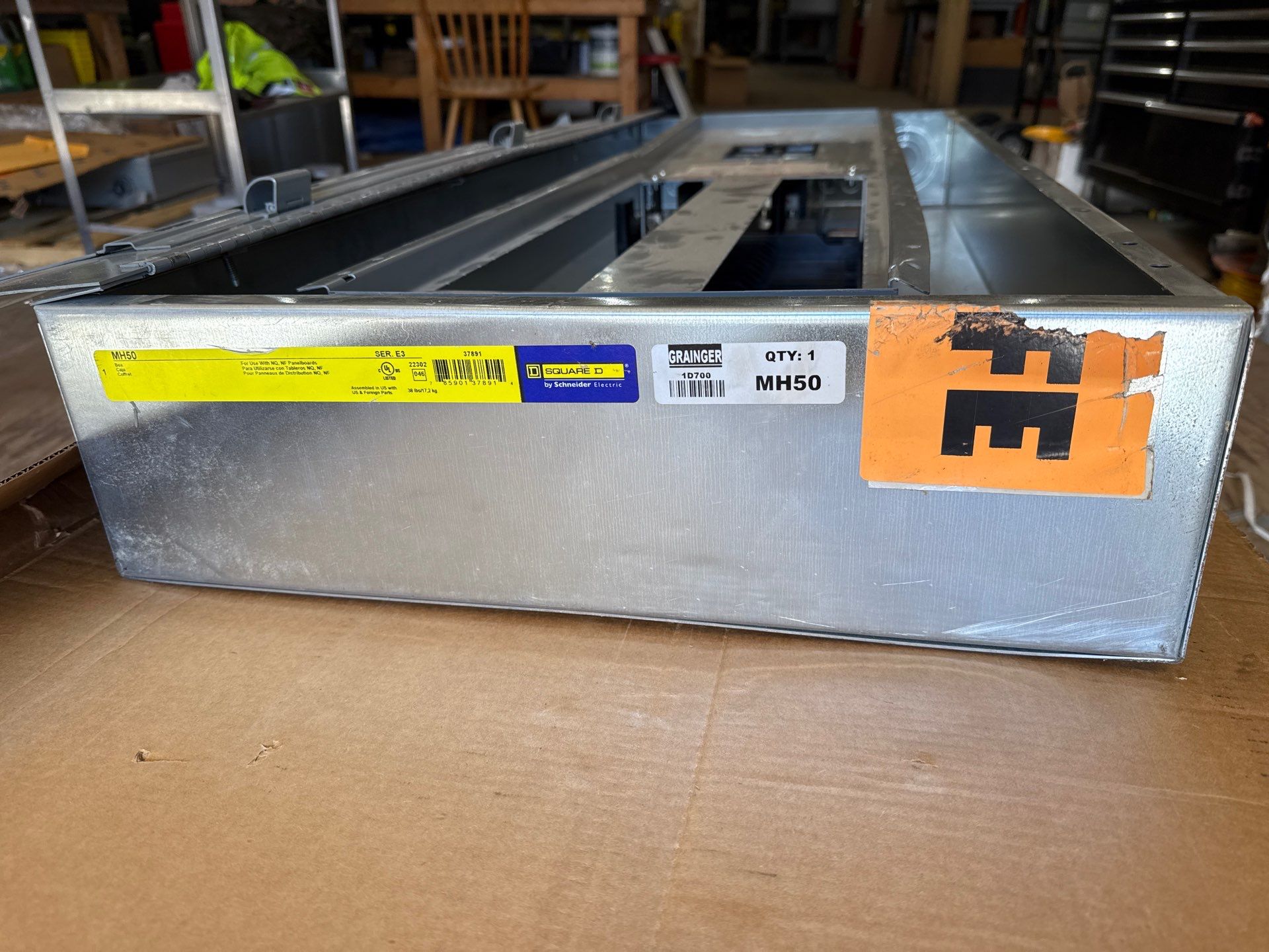 Square D NF Panelboard 30A 480Y/277V 3PH 4W 42 Space Main HJP36030 MCB Indoor New