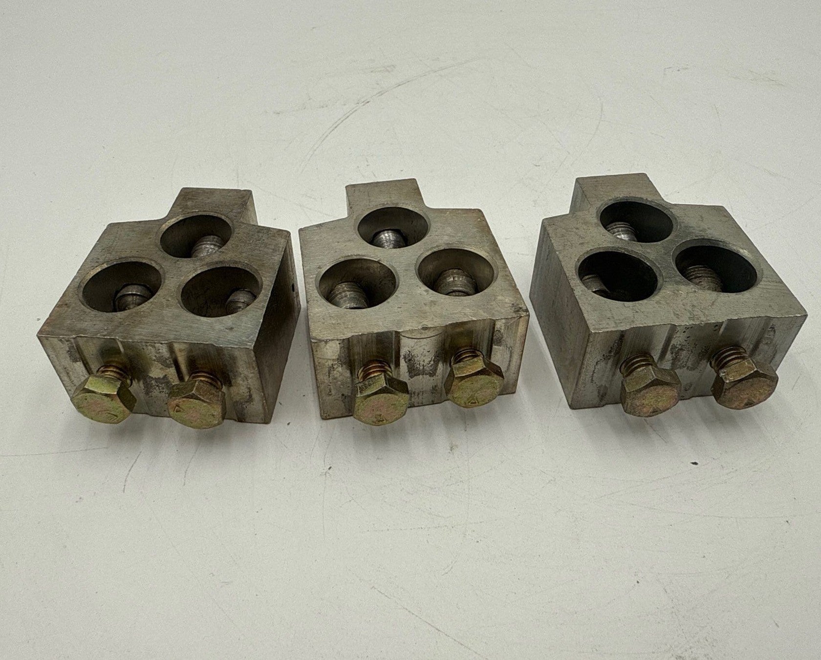 Square D AL900MA Lug Kit 3/0-500kcmil MAL 3 Piece Lugs Terminal Used