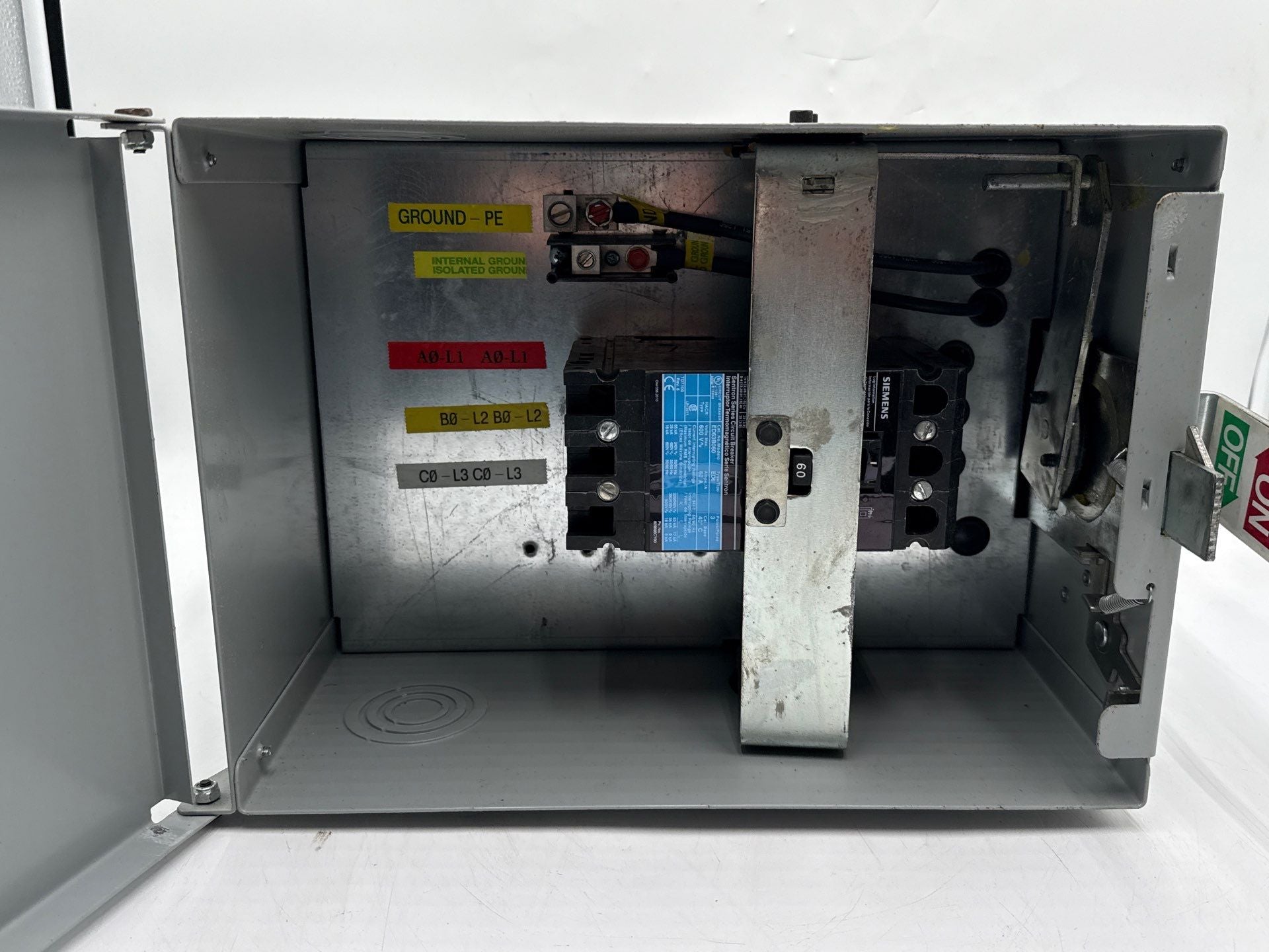 Siemens SLEC301250G Bus Plug 125A 3PH 3W 600V Sentron Breaker ED63B060 New
