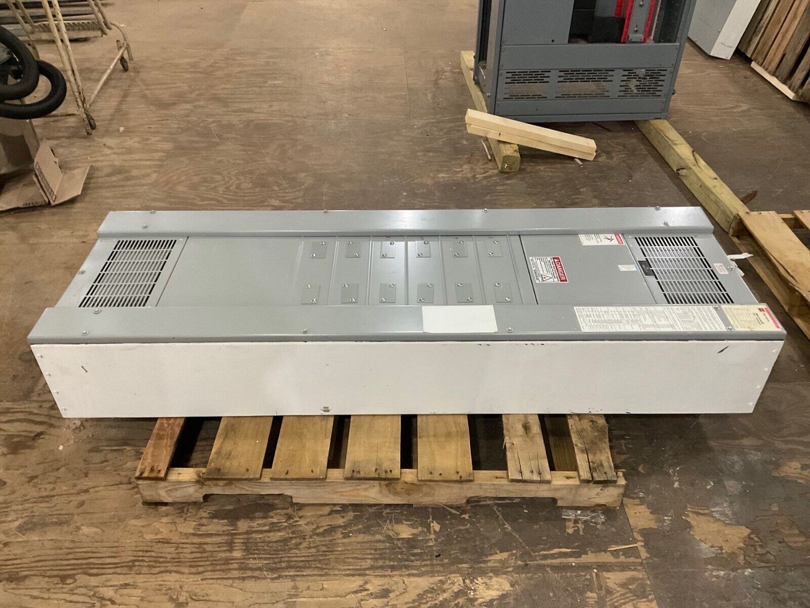 Cutler Hammer PRL4B Panelboard 800A 480/277V 3PH 4W MLO Indoor BX2473 800 Amp P667 Used