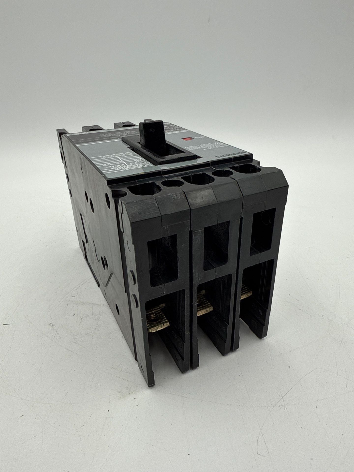 Siemens HED43B020 Circuit Breaker 20A 3P 480V 3PH HED4 20 Amp 3 Pole Gray Used