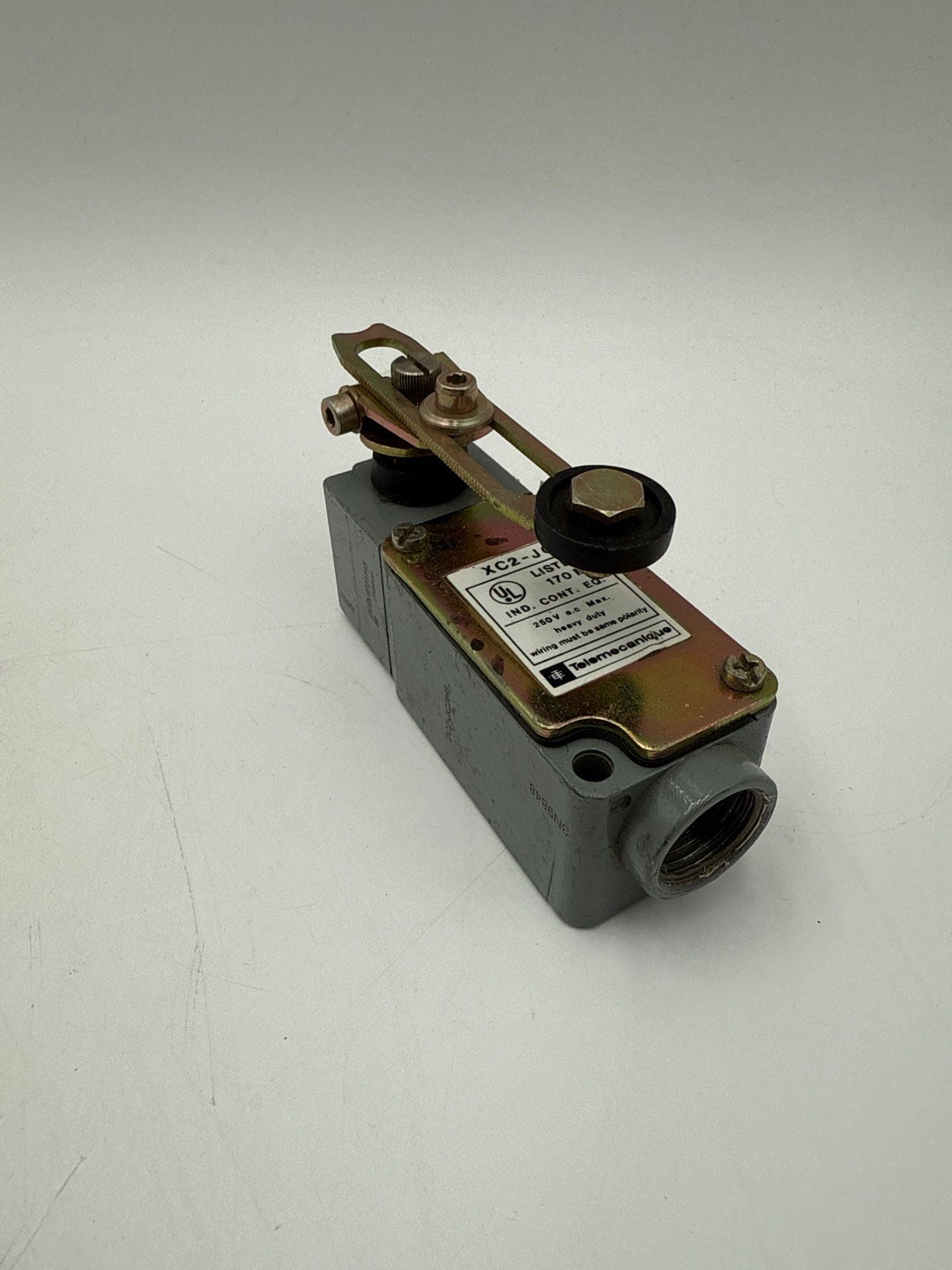 Telemecanique XC2-JC Limit Switch Rotary Operator 1NO-1NC 250VAC Used