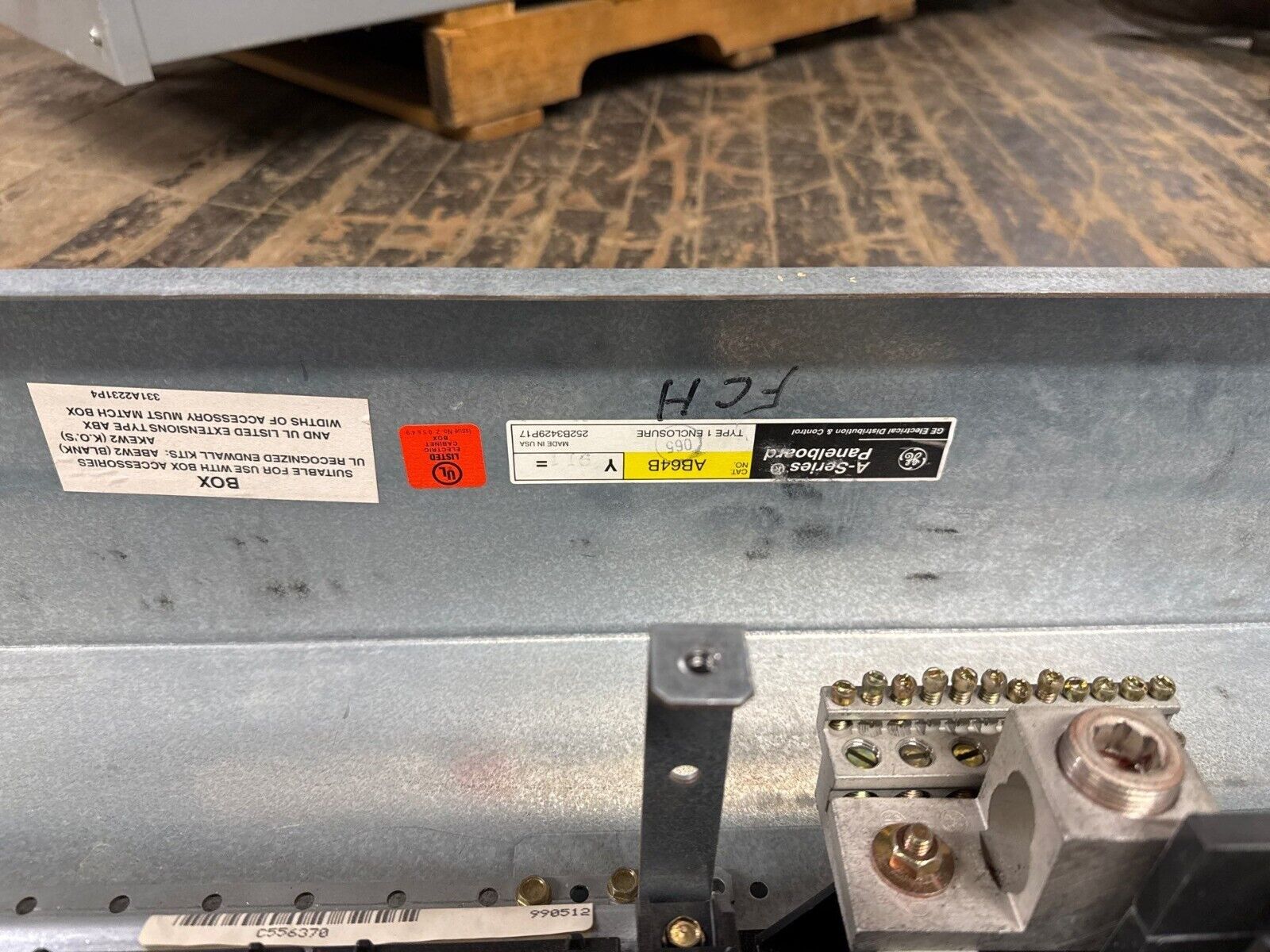 GE AEF3424BT Panelboard 400A 480/277V 3PH 4W Indoor Encl 42 Cir MCB TJJ436400 P020 Used