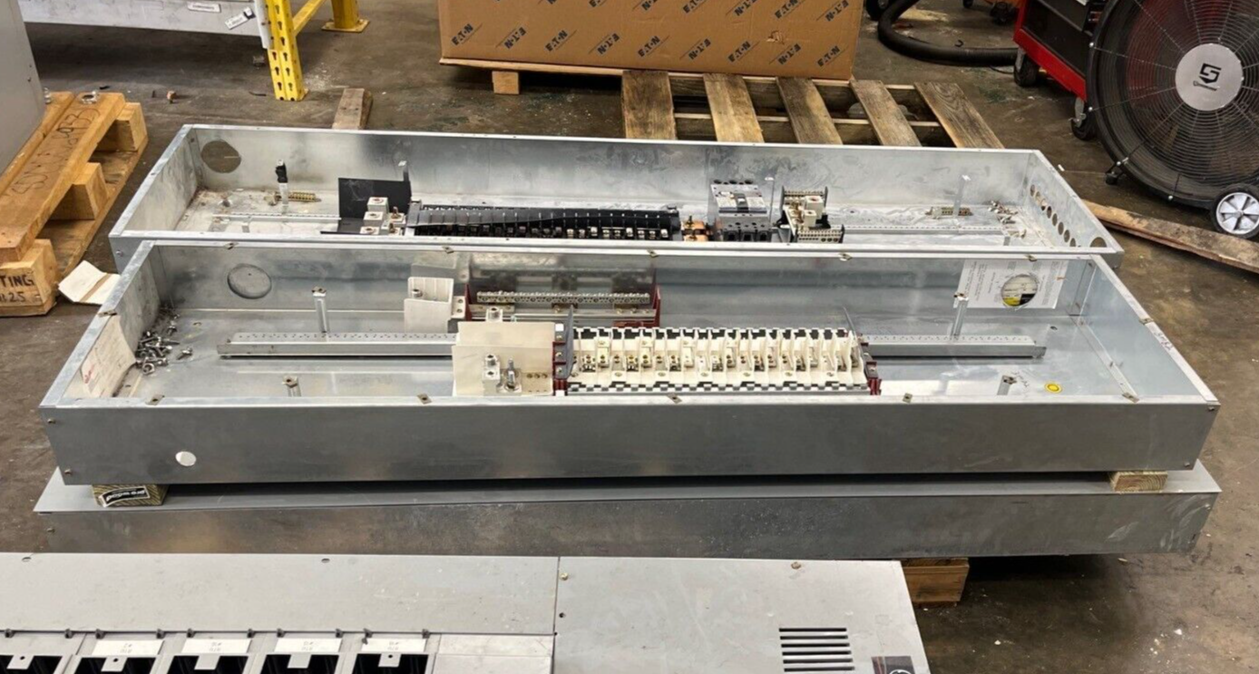 Cutler Hammer PRL2A Panelboard 400A 277/480V 3PH 4W Indoor Encl MLO 42 Circuit P587 Used