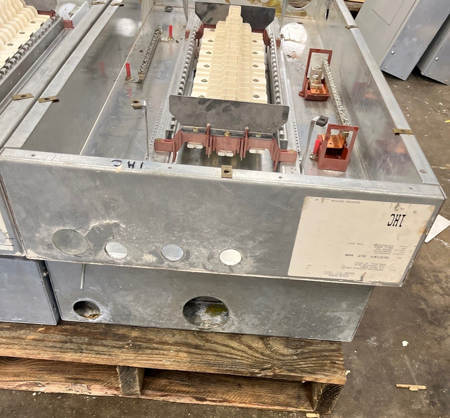 Cutler Hammer PRL2A Panelboard 225/480V 3PH 4W 42 Cir MLO Panel 225 Amp P592 Used