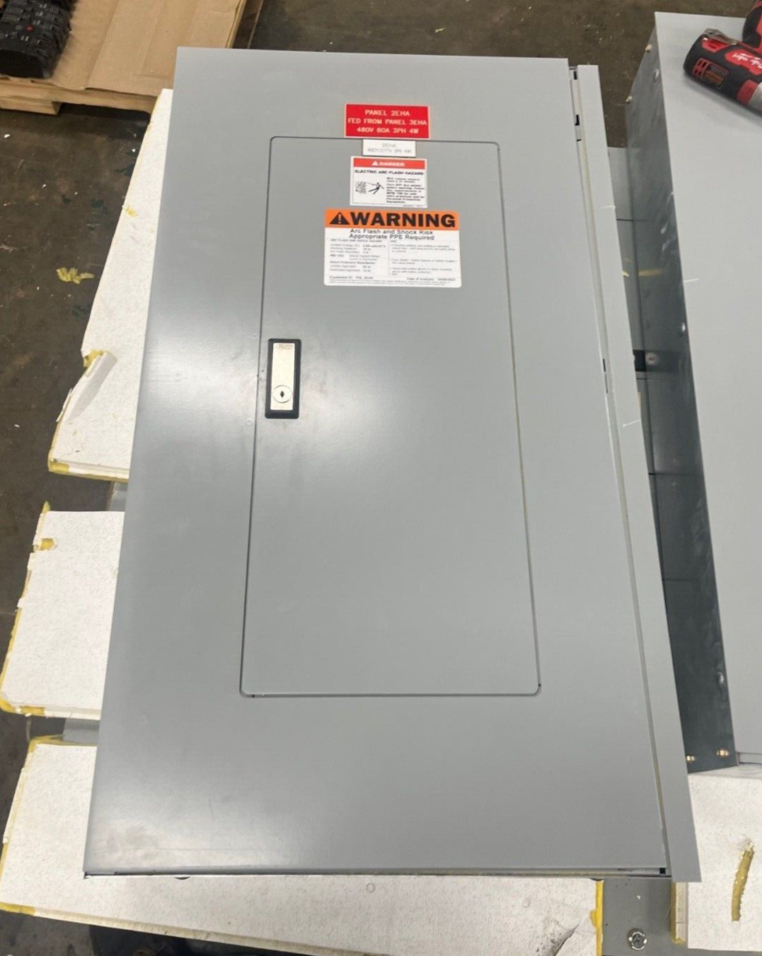 Eaton PRL2A Panelboard 100A 480/277V 4W 3PH Indoor Encl 18 Circuit MLO EZB2036R P577 Used