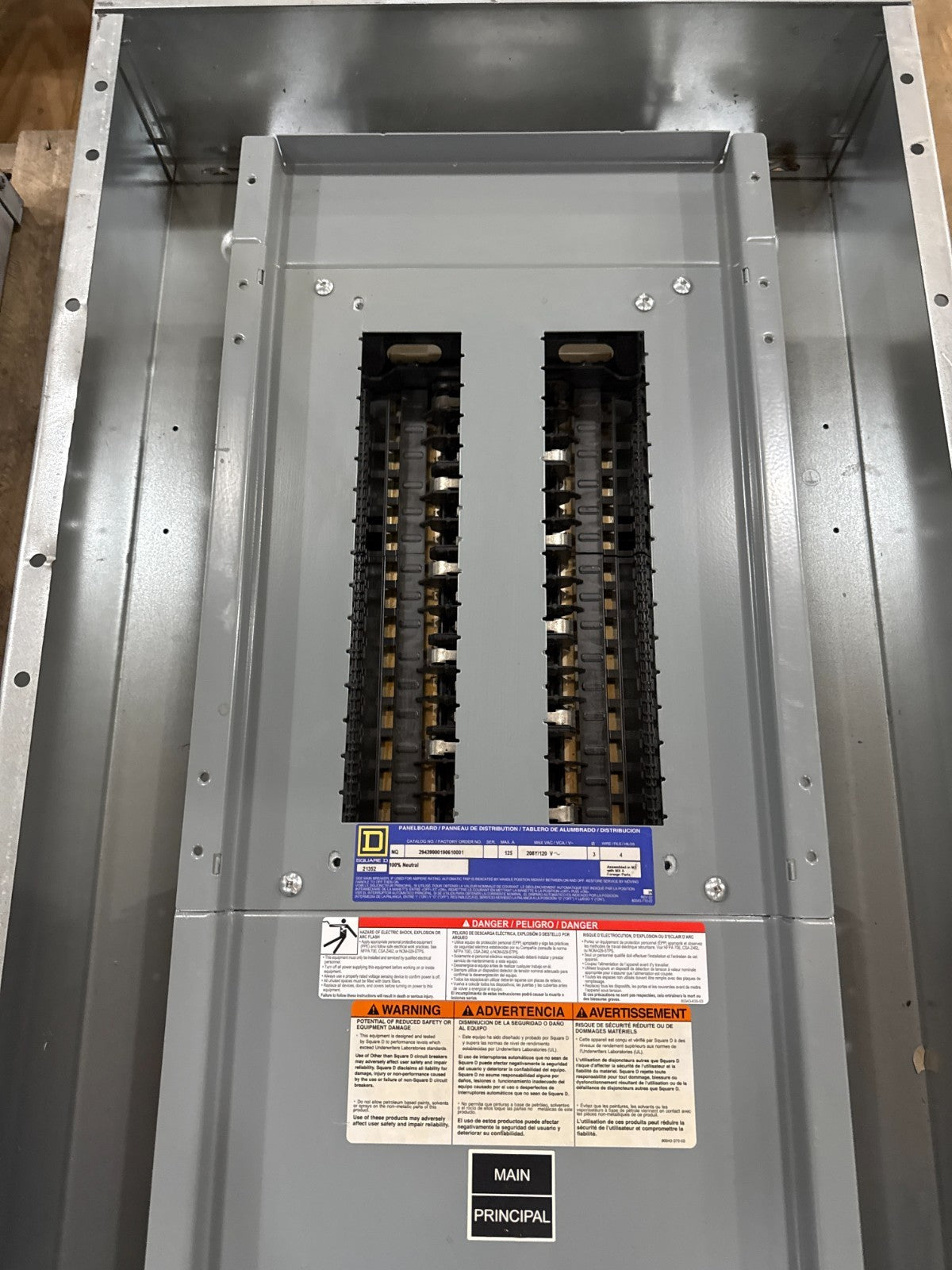 Square D NQ Panelboard 125A 208/120V 3PH 4W 30 Cir QBL32125 125 Amp MCB Panel Used