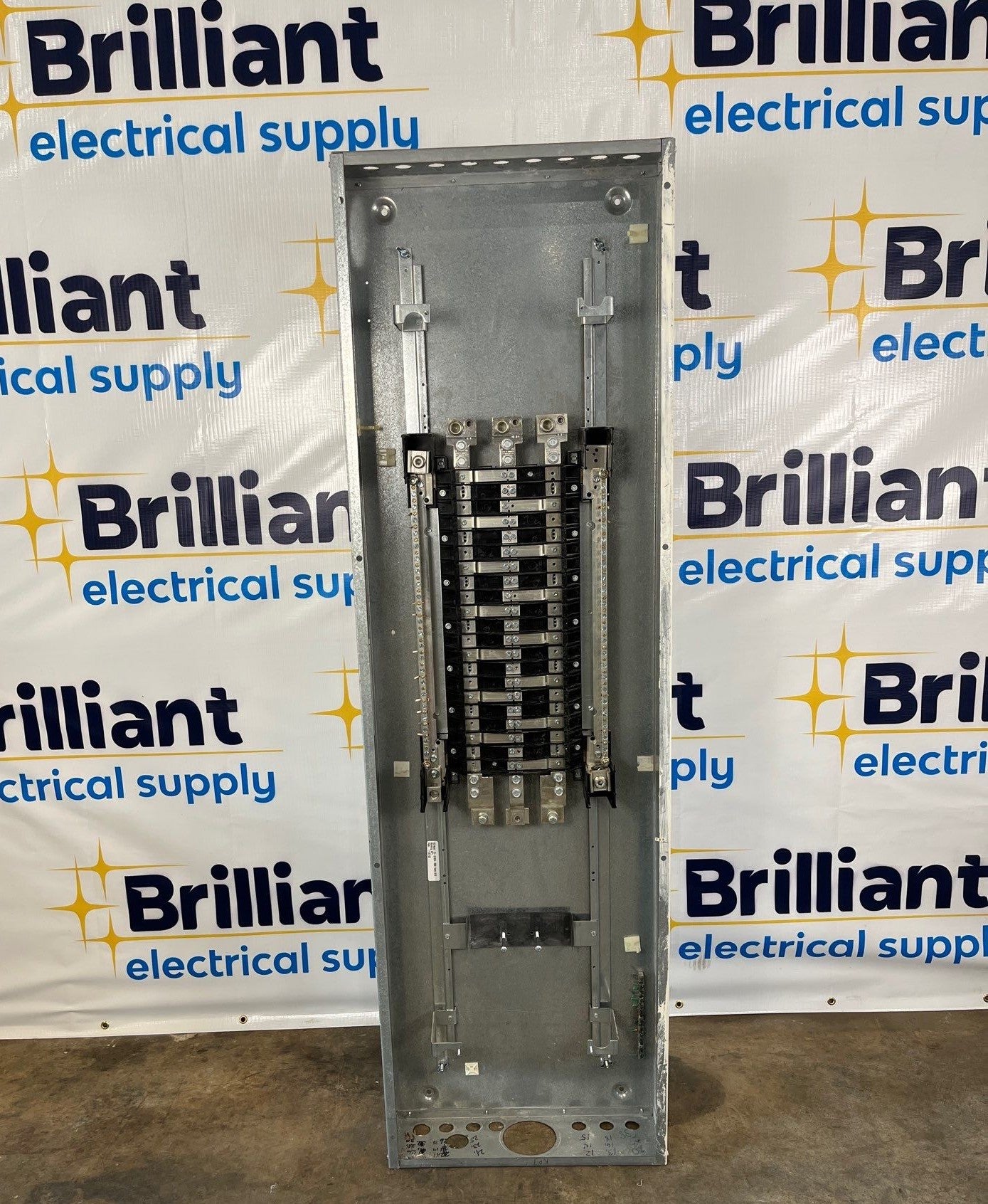Siemens P1C42JX400ATF P1 Panelboard 400A 208/120V 3PH 4W 42 Circuit MCB Indoor Encl B68 Used