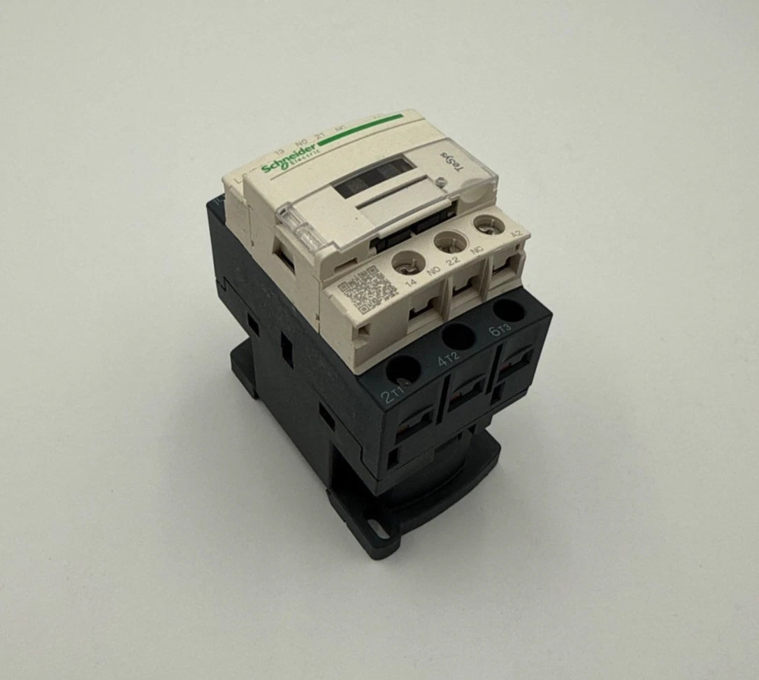 Schneider Electric LC1D09 Contactor 25A 3P 600V 3PH 7.5HP Coil 120V LC1D09G7 Used