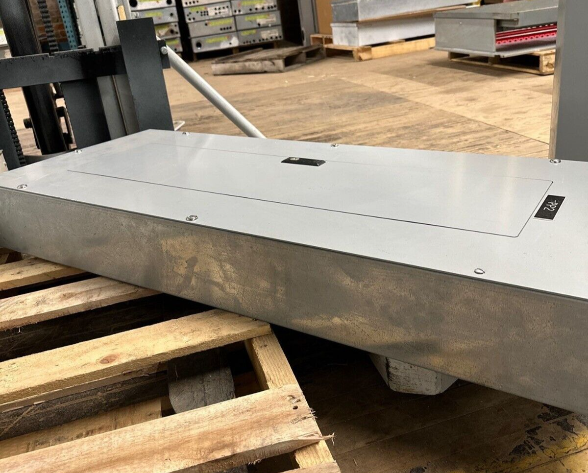 Eaton PRL1A Panelboard 100A 120/208V 3PH 4W 100 Amp MLO 42 Circuit Main Lug P129 Used