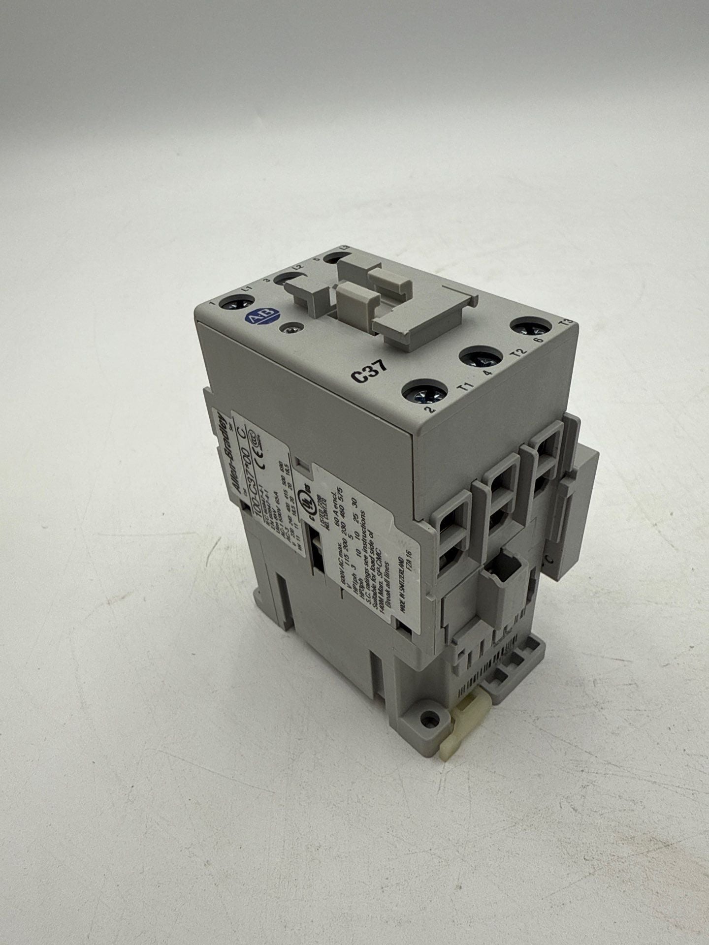 Allen Bradley 100-C37D10 Contactor 37A 3P 600V Coil 110/120V 30HP Max New