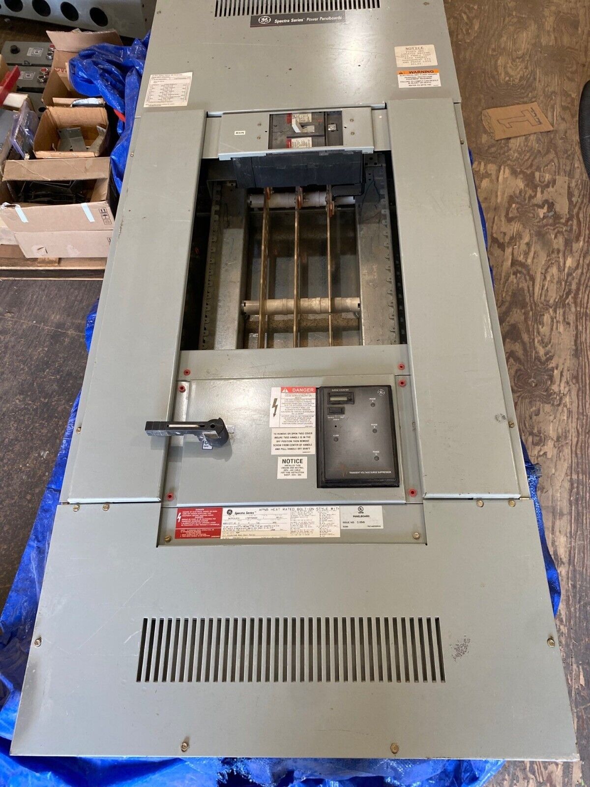 GE APNB Bolt On Panelboard 400A 480/277V 3PH 4W Indoor Encl MCB SGLA36AT0400 P497 Used