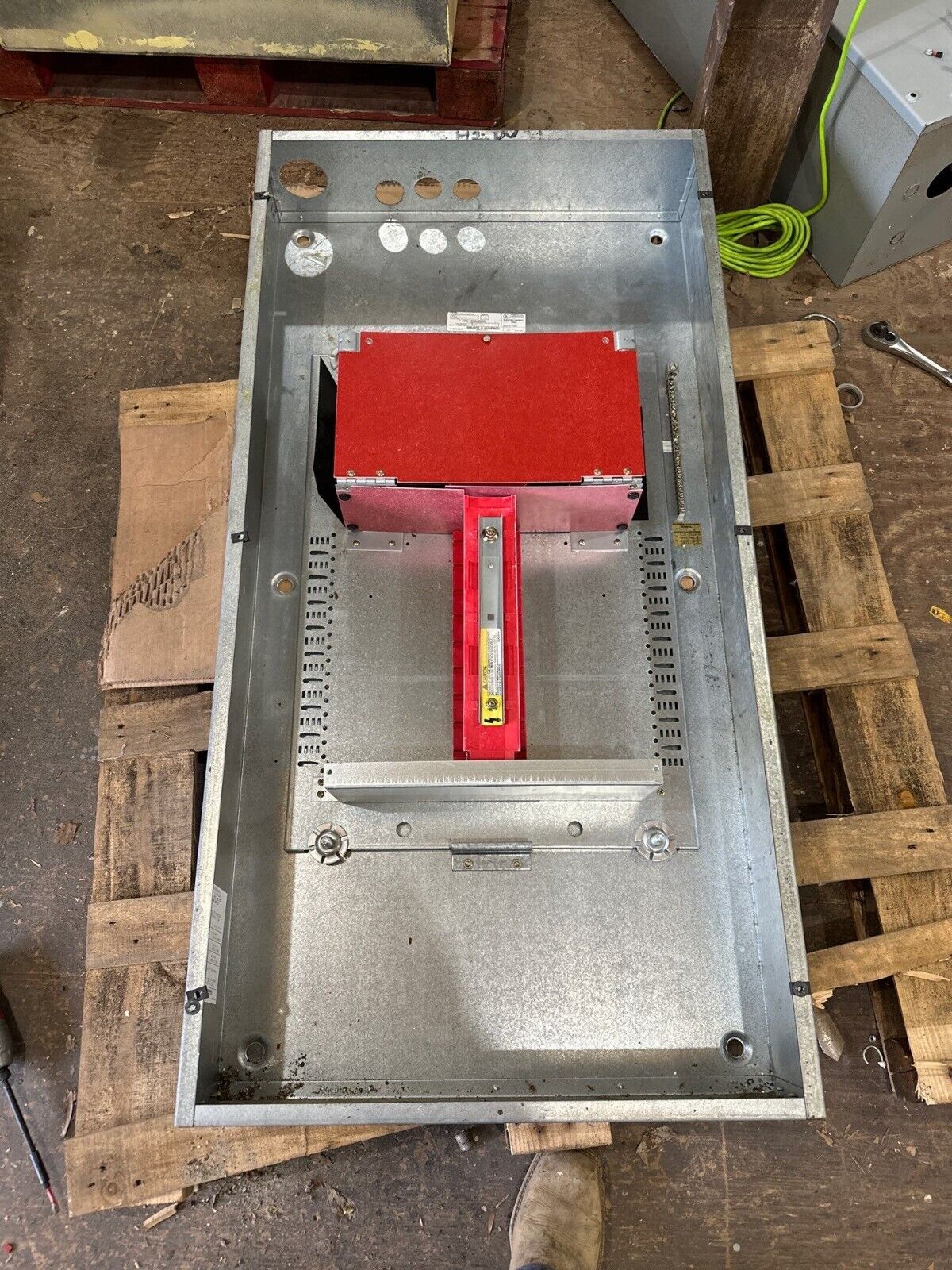 Square D I-Line Panelboard 225A 480Y/277V 3PH 18 Circuit MLO Panel Indoor Encl P480 Used