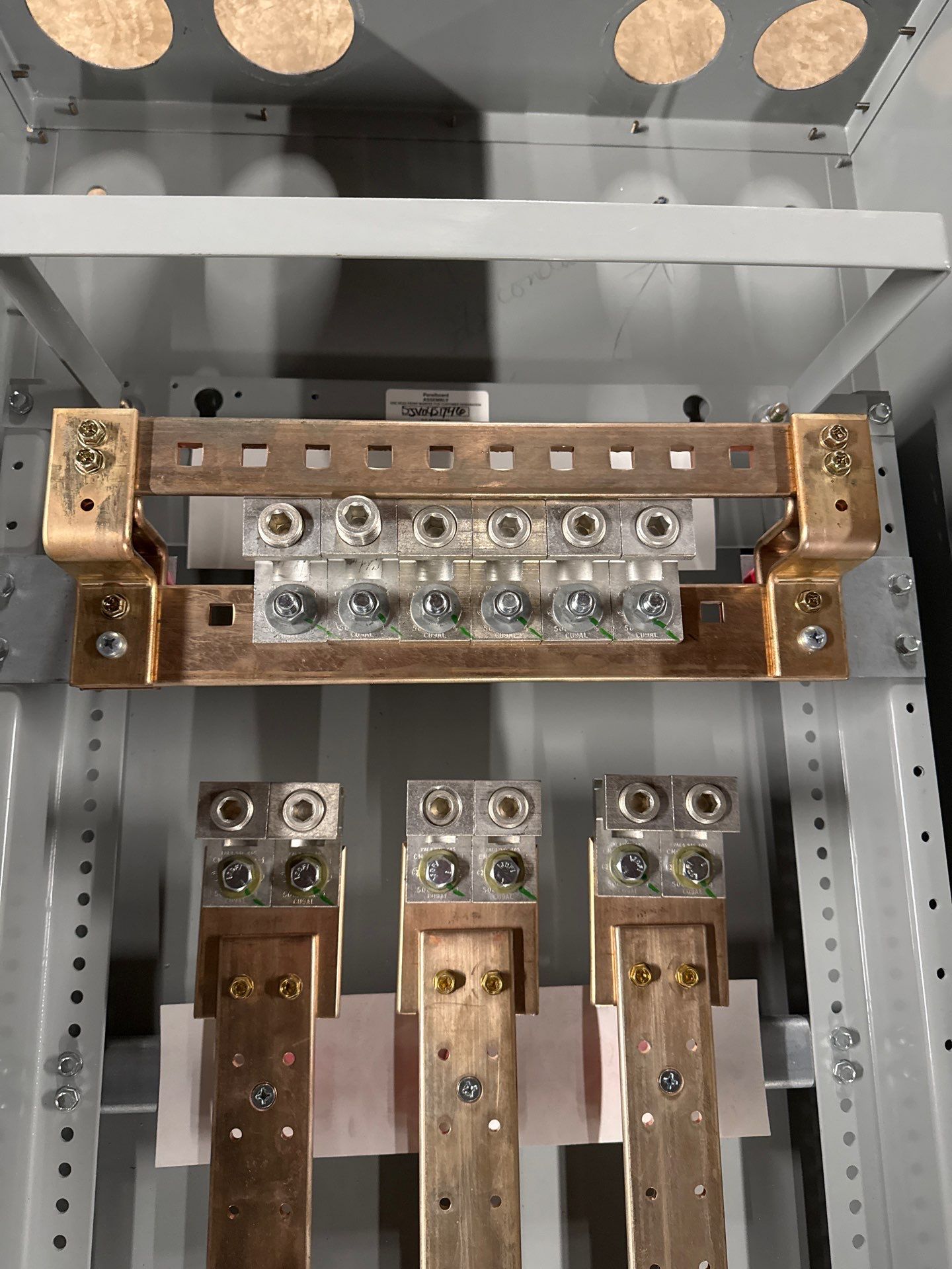 Eaton PRL4 Panelboard 600A 480/277V 3PH 4W MLO Panel 600 Amp 24 Space BX2457P Used