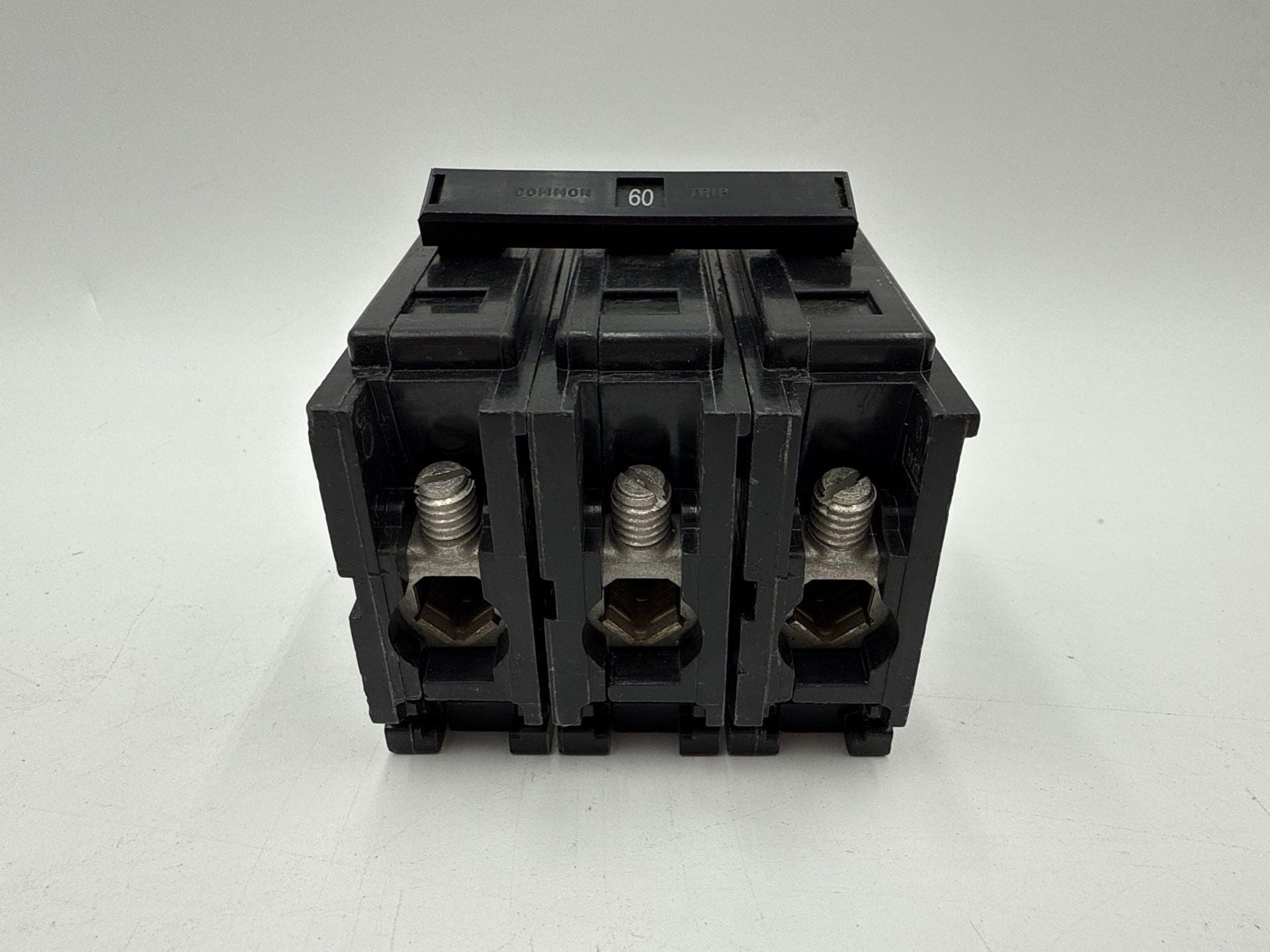 Eaton BAB3060H Circuit Breaker 60A 3P 240V BAB 60 Amp 3 Pole Bolt On 3PH BA360 Used