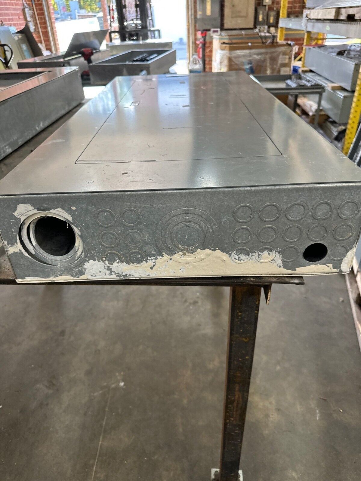 Square D 250A NF Panelboard 240V 600Y/347V 3PH 4W 42 Cir Box MH44 250 Amp P399 Used