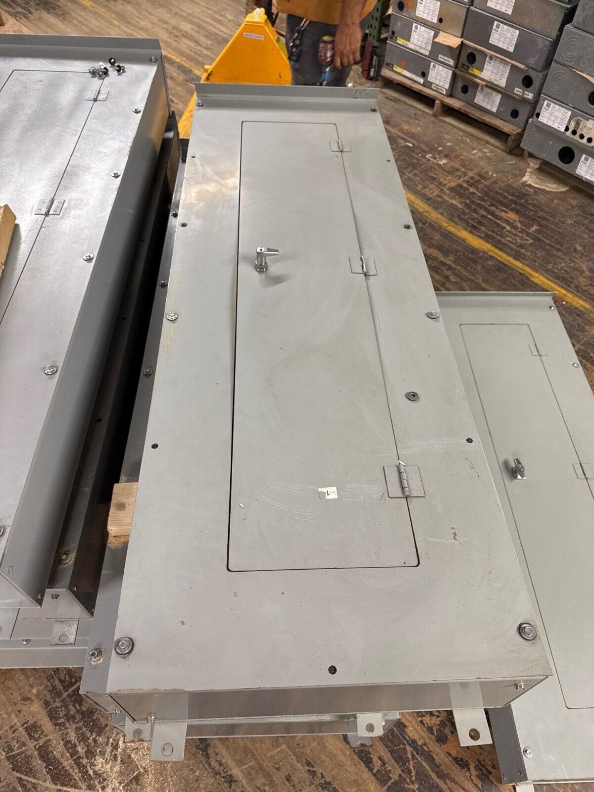 Eaton PRL3a Panelboard 400A 480/277V 3PH 4W 18 Circuit MLO 3R Outdoor Encl P287 Used